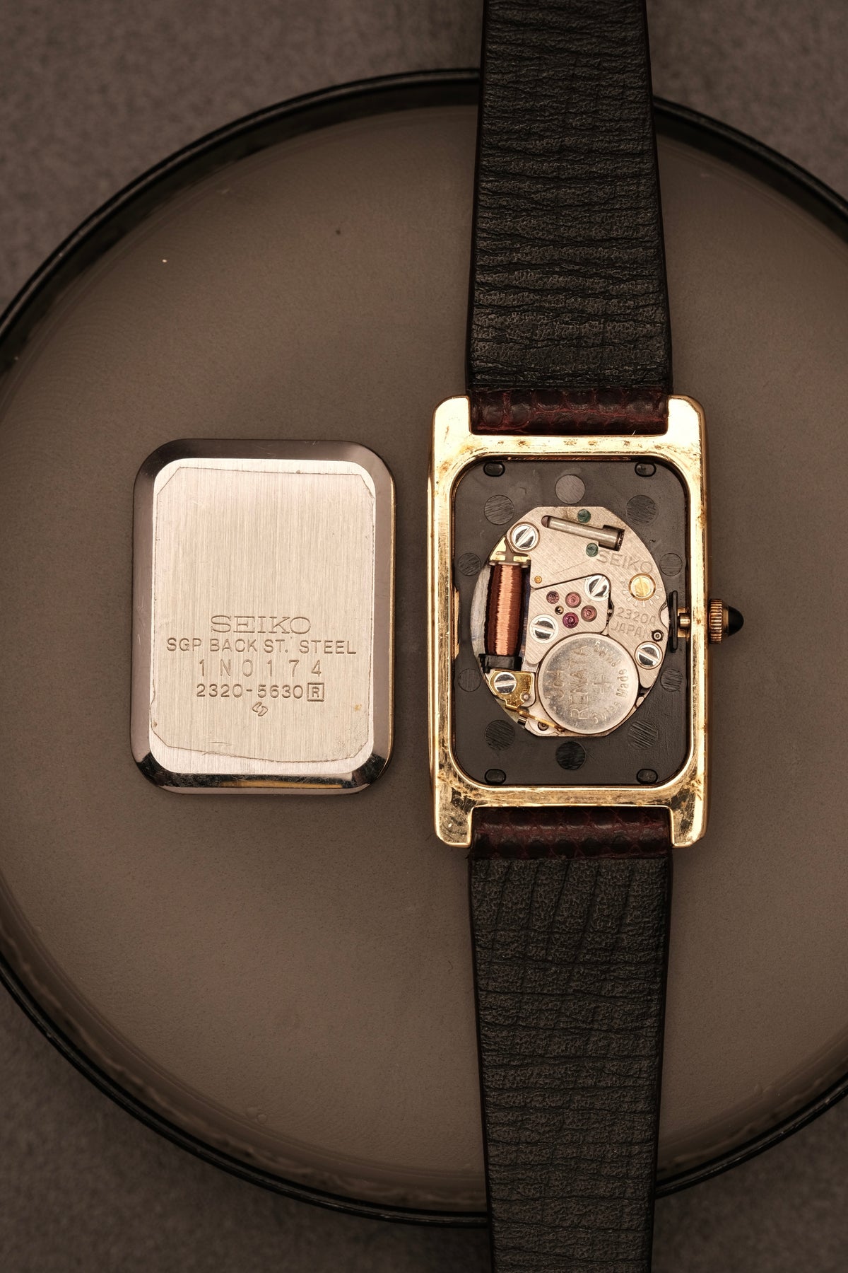 1981 Vintage Japan Mini Seiko Tank 2320-5630 (19x30mm)