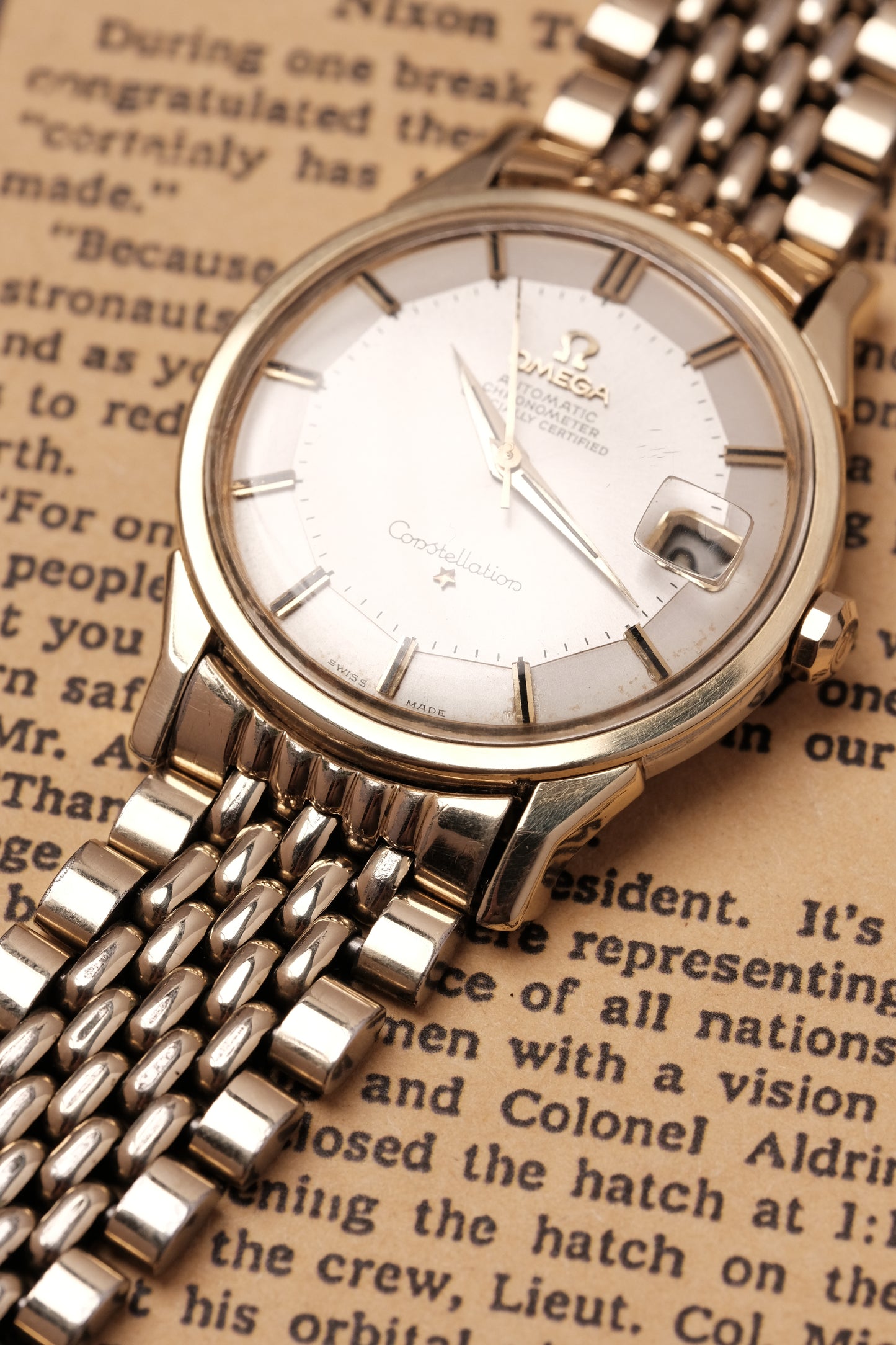 OMEGA CONSTELLATION PIE PAN DOG LEG GOLD AUTOMATIC CHRONOMETER REF. 168.005