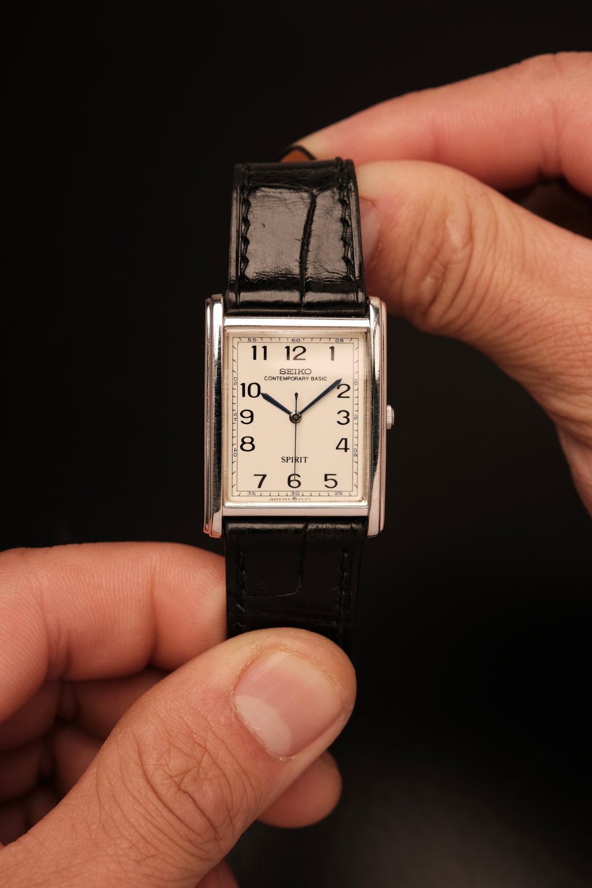 VINTAGE SEIKO CONTEMPORARY SPIRIT TANK 5S21 -5A00 Sweep Second Hand White Dial 1988