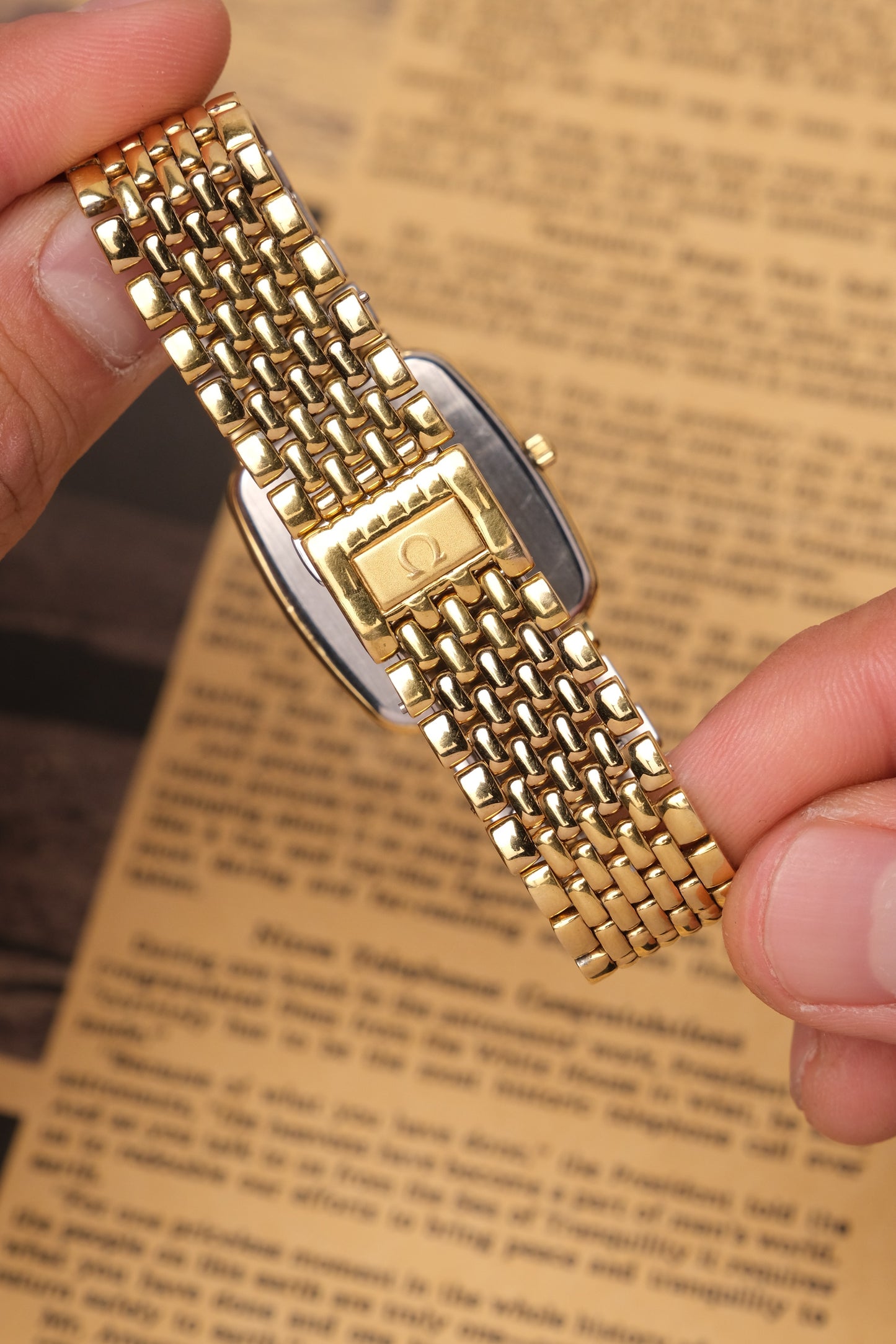 Omega De Ville Ref. 395.0876.2  Cal.1378 Vintage Gold Quartz Integrated Bracelet