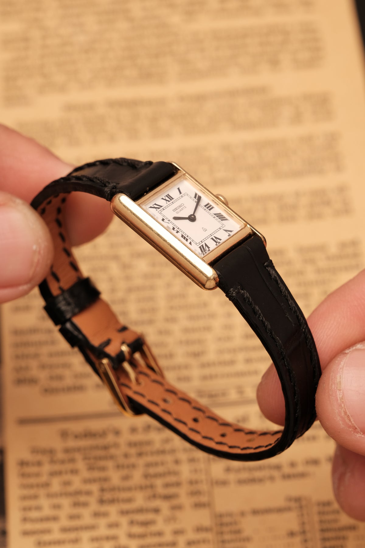Vintage Japanese Classic Mini Seiko Tank 1400-0400 White Dial Roman numerals (17x25mm)