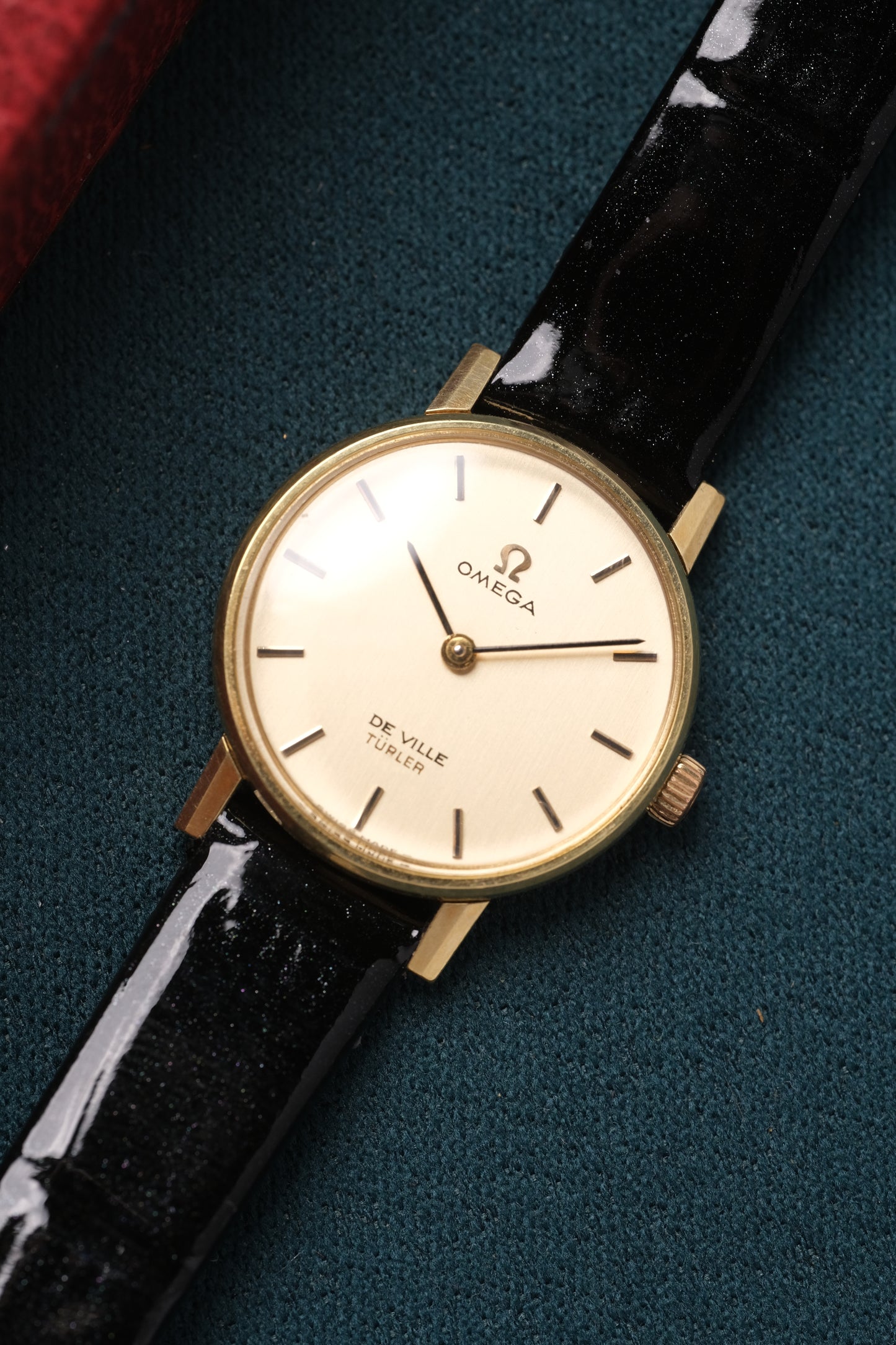 1970's Her Omega De Ville Turler  511.215 Cal. 625 Hand-Winding Vintage New Old Stock