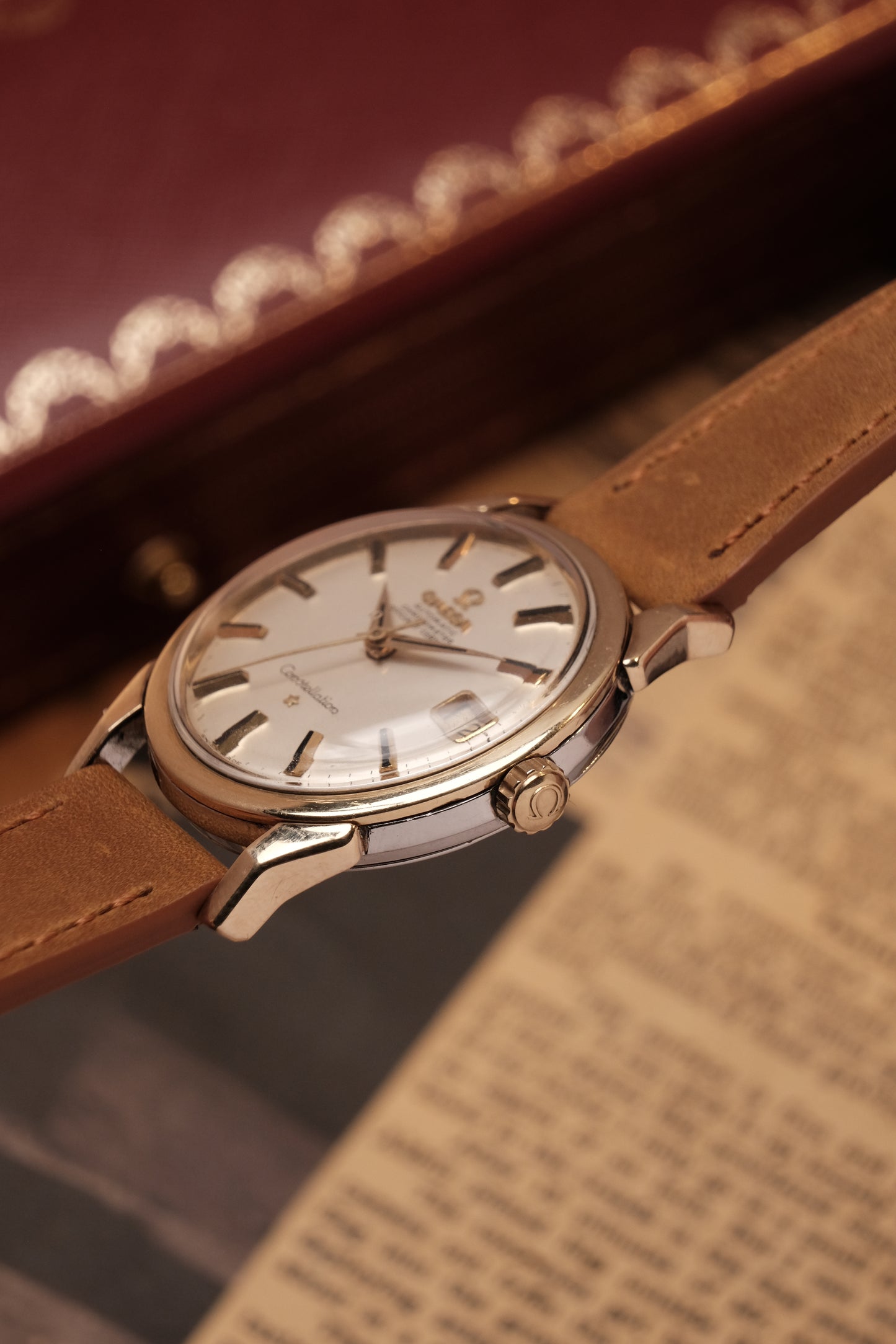 OMEGA CONSTELLATION DOG LEG GOLD AUTOMATIC CHRONOMETER REF. 168.005