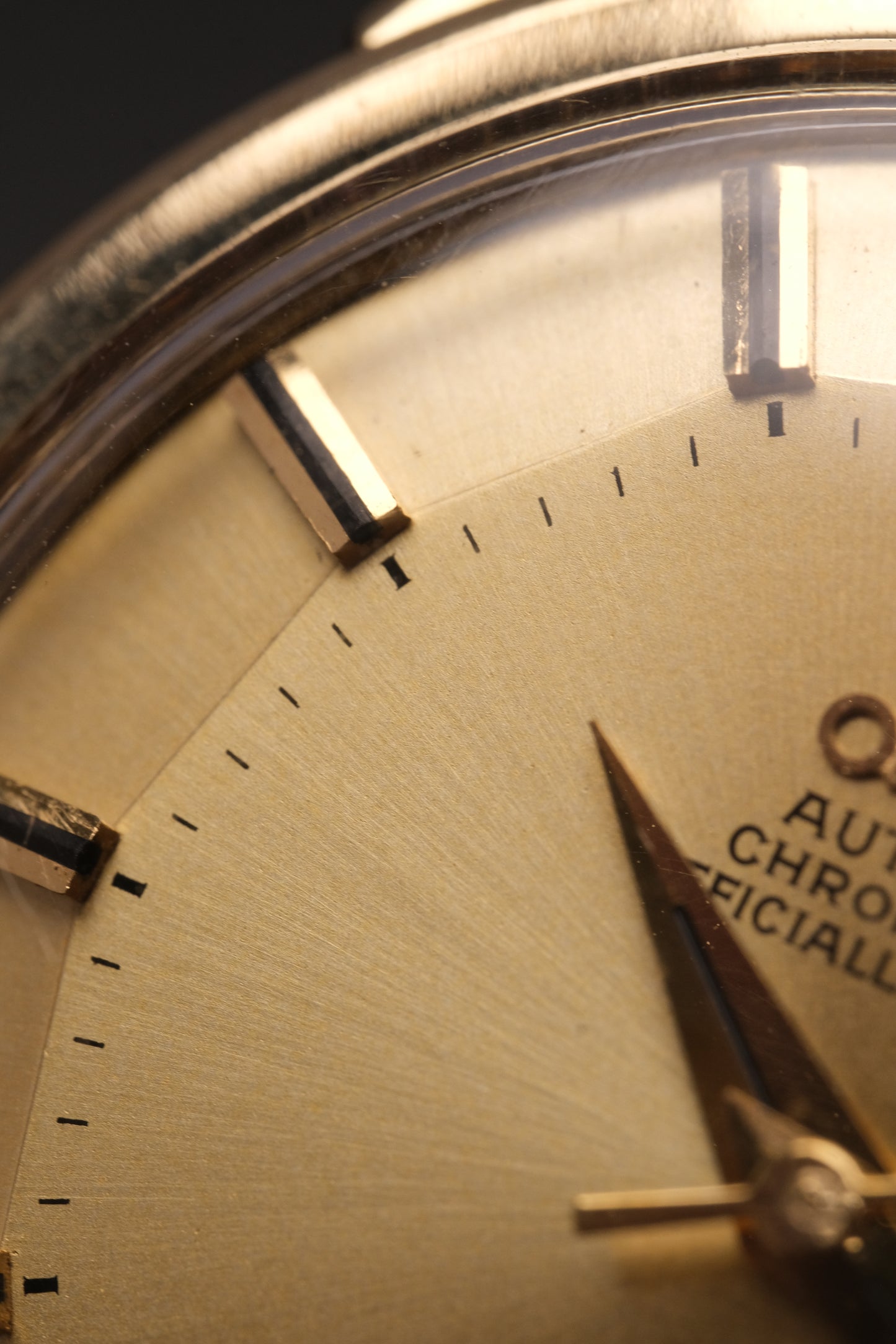 OMEGA CONSTELLATION PIE PAN DOG LEG GOLD AUTOMATIC CHRONOMETER REF. 168.005