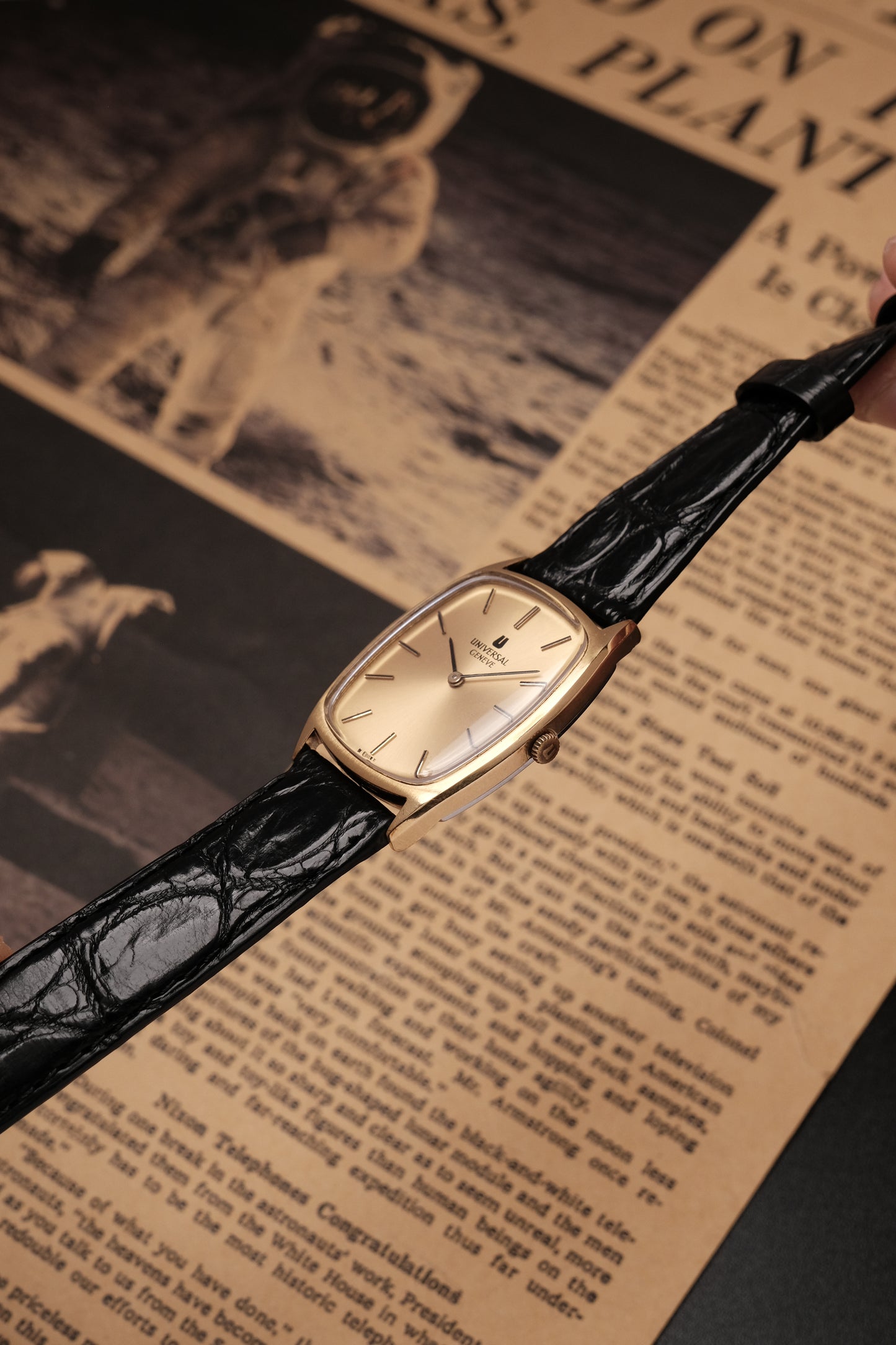 70s Manual Wind Universal GENÈVE GP Ellipse