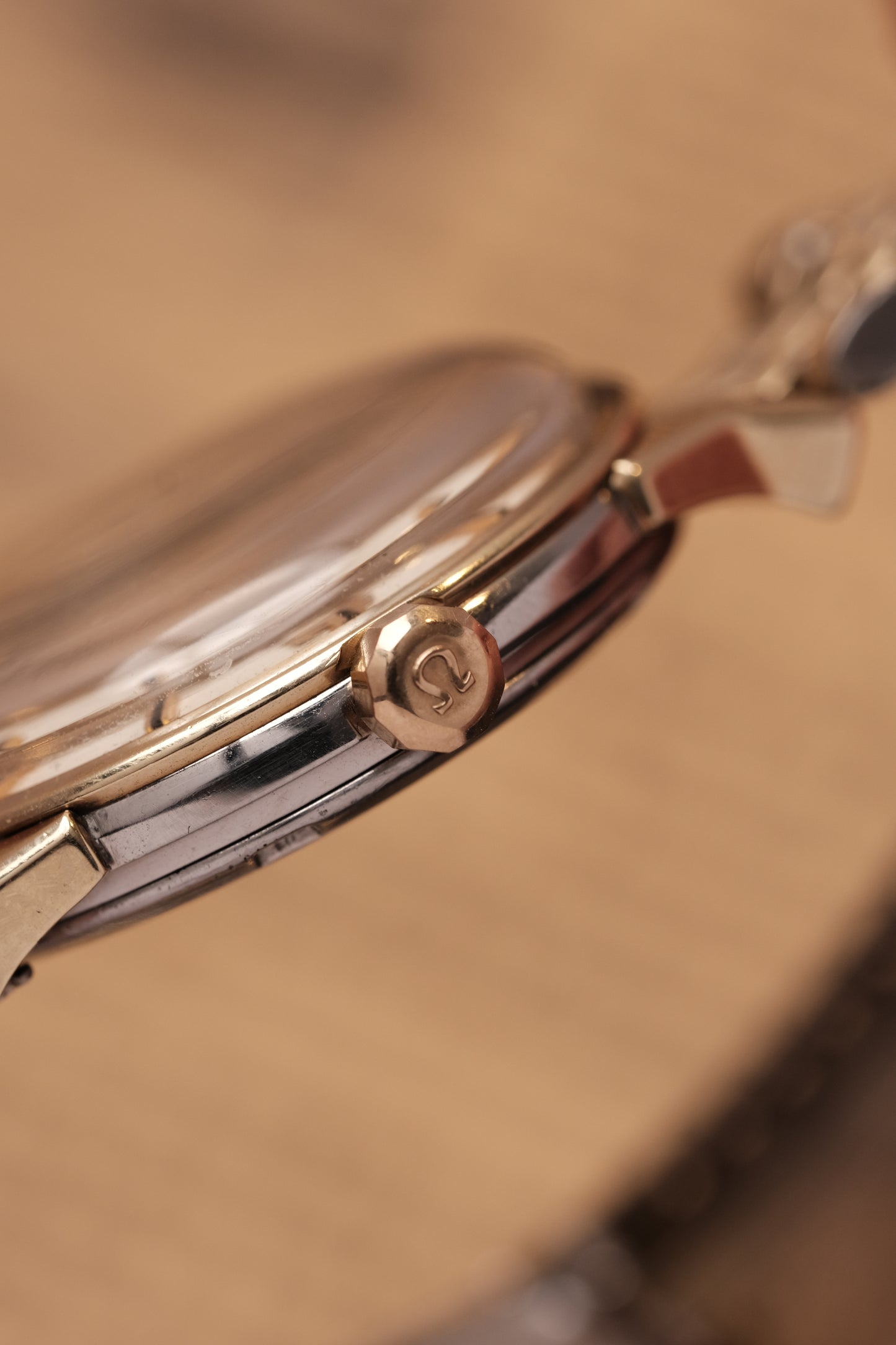 1963 OMEGA CONSTELLATION PIE PAN DOG LEG GOLD AUTOMATIC CHRONOMETER REF. 168.005