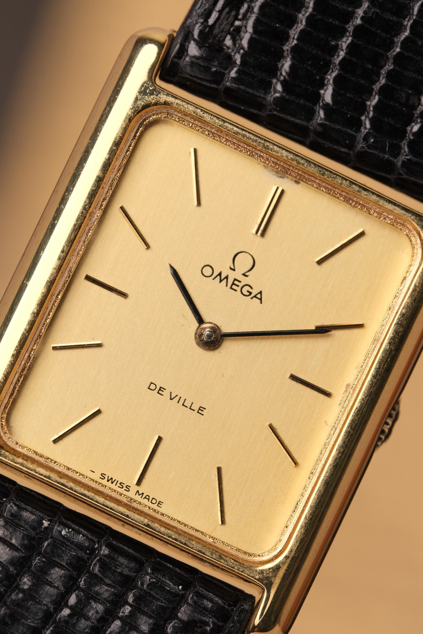 Vintage Tank OMEGA DE VILLE Manual Winding REF. 511.0404