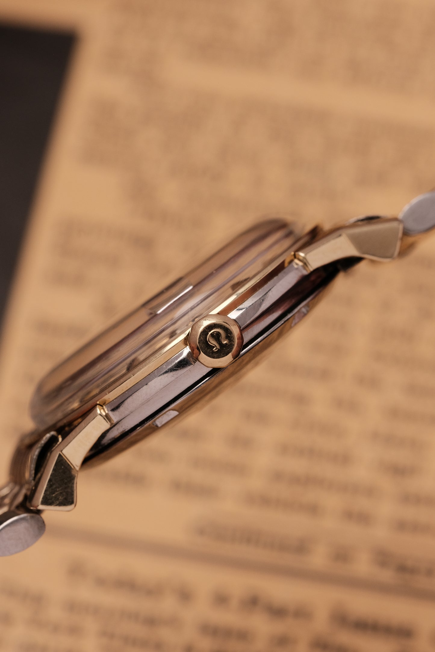 1962 OMEGA CONSTELLATION PIE PAN DOG LEG GOLD AUTOMATIC CHRONOMETER REF. 168.005