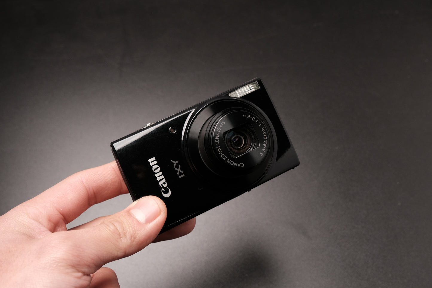 Canon Powershot CCD IXY 190 Digital Camera - Like New