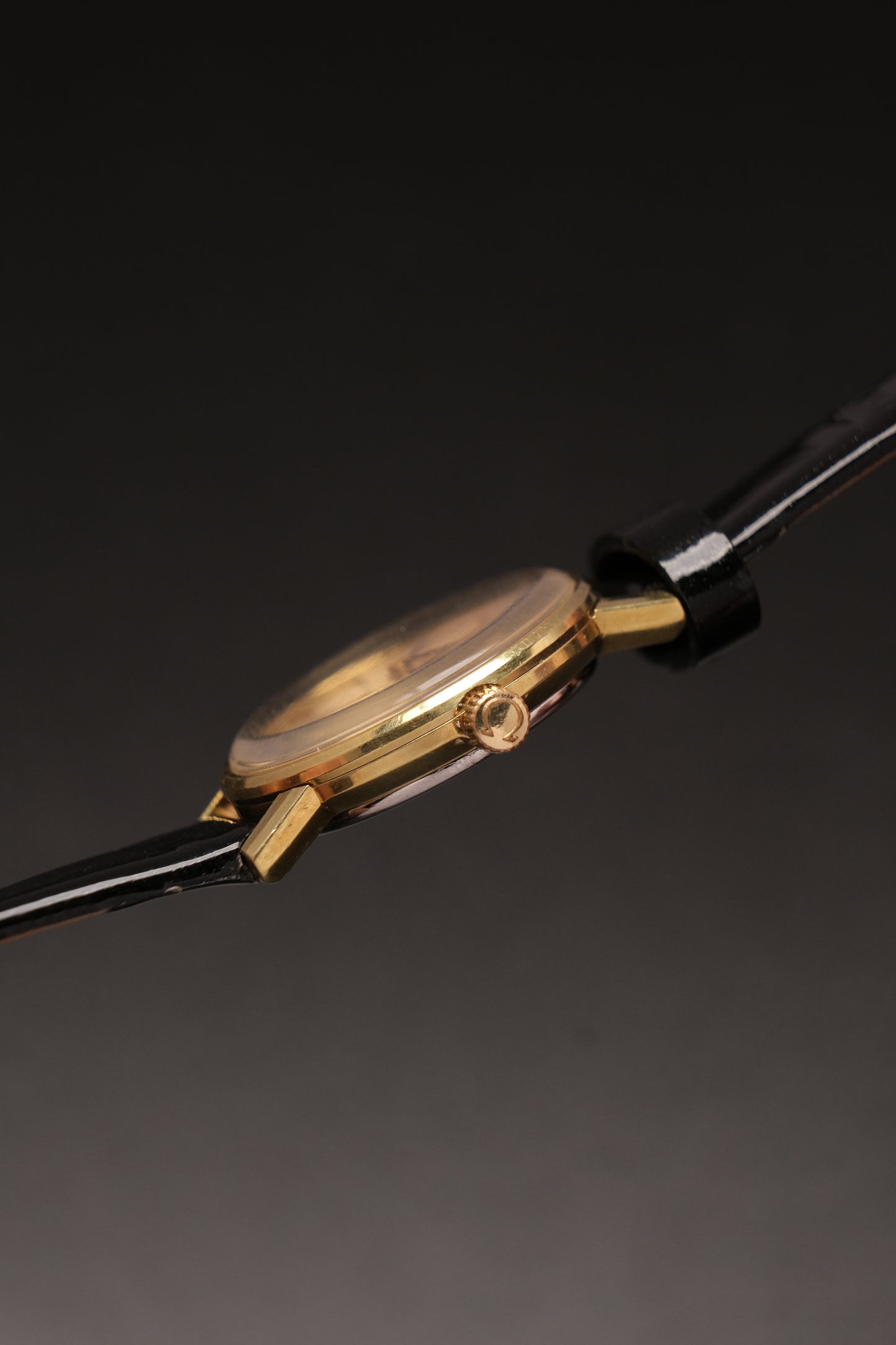 1970's Her Omega De Ville Turler  511.215 Cal. 625 Hand-Winding Vintage New Old Stock