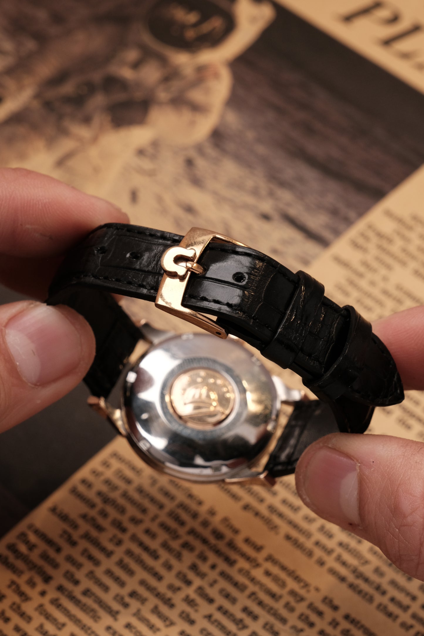 1963 OMEGA CONSTELLATION PIE PAN DOG LEG Black Dial Rose Gold  AUTOMATIC CHRONOMETER REF. 168.005