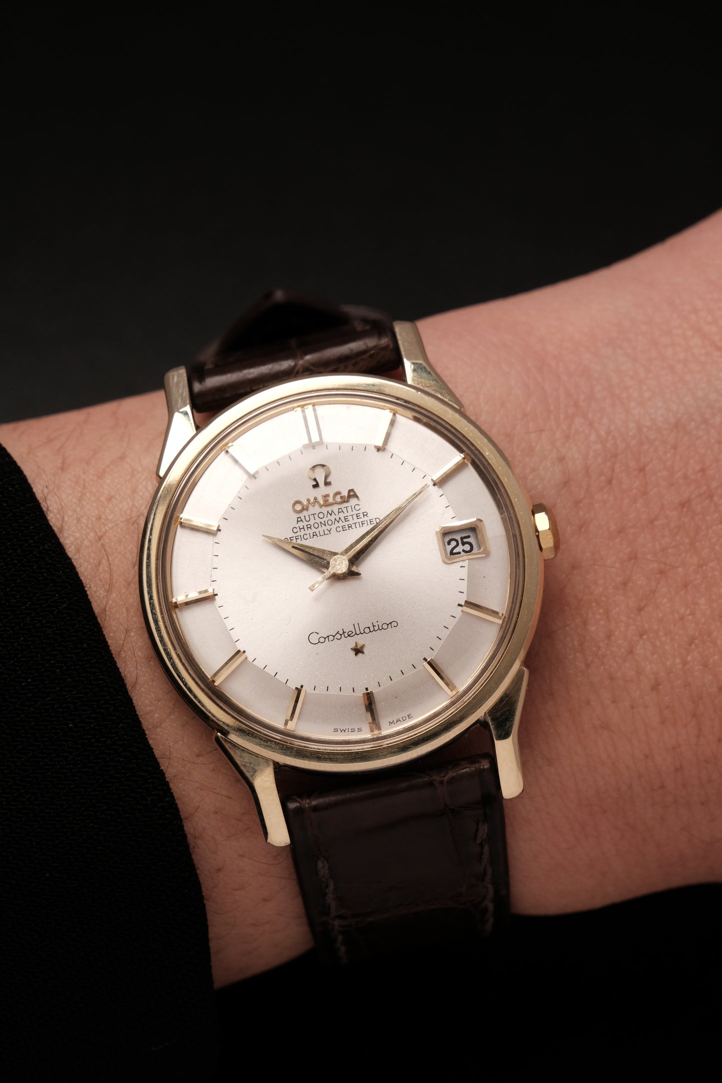 1966 OMEGA CONSTELLATION PIE PAN DOG LEG White Dial AUTOMATIC CHRONOMETER REF. 168.005 ( Dark Brown Strap)