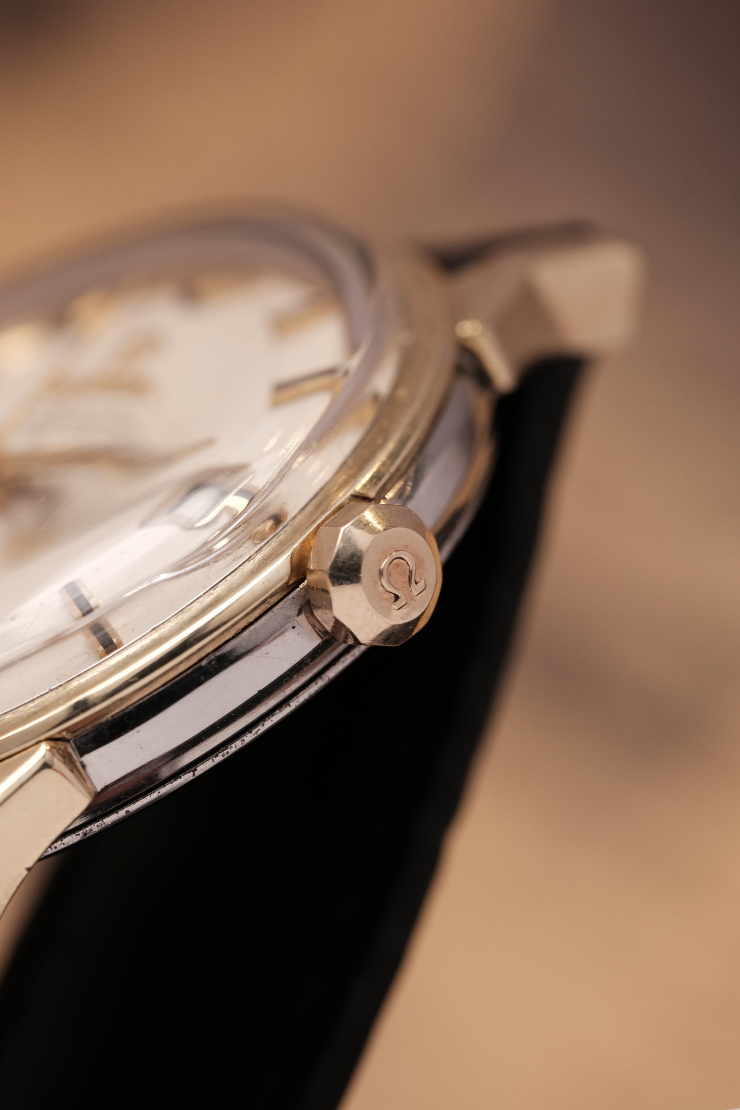 1966 OMEGA CONSTELLATION PIE PAN DOG LEG White Dial AUTOMATIC CHRONOMETER REF. 168.005