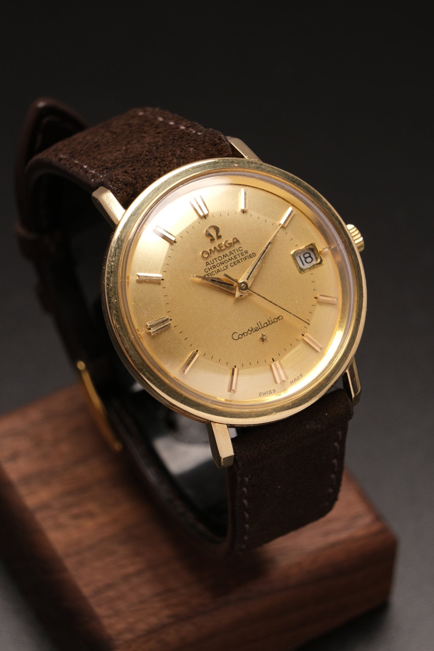 Vintage Omega Constellation Pie-Pan Gold capped with Gold dial 168.004 from 1966