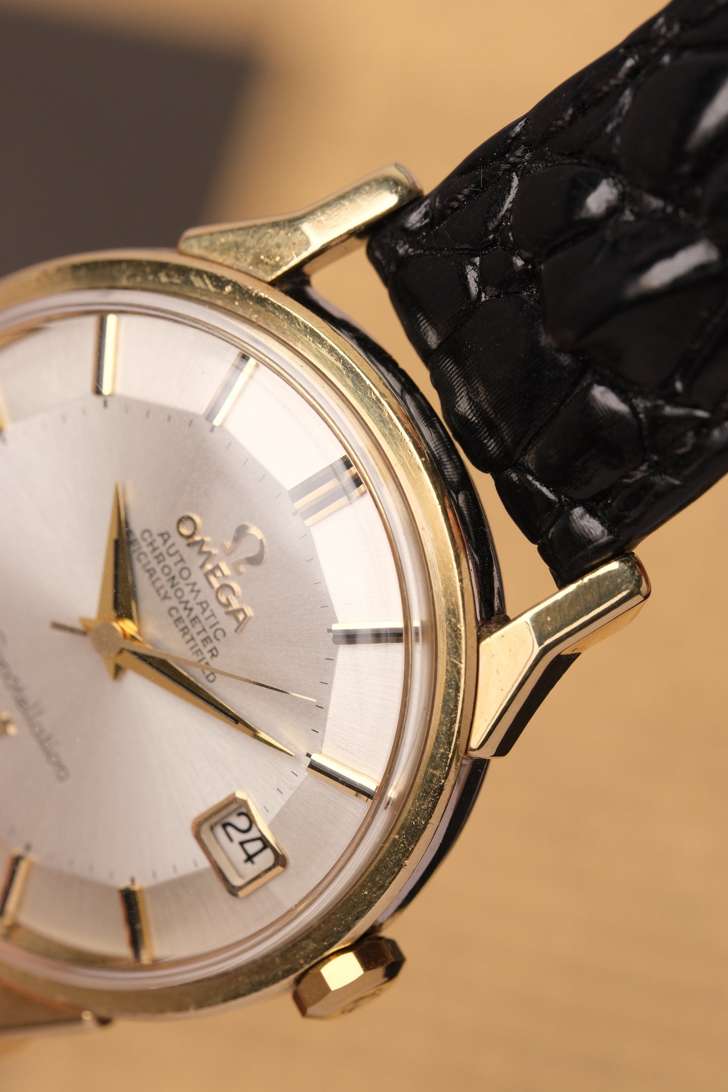 1963 OMEGA CONSTELLATION PIE PAN DOG LEG White Dial AUTOMATIC CHRONOMETER REF. 168.005