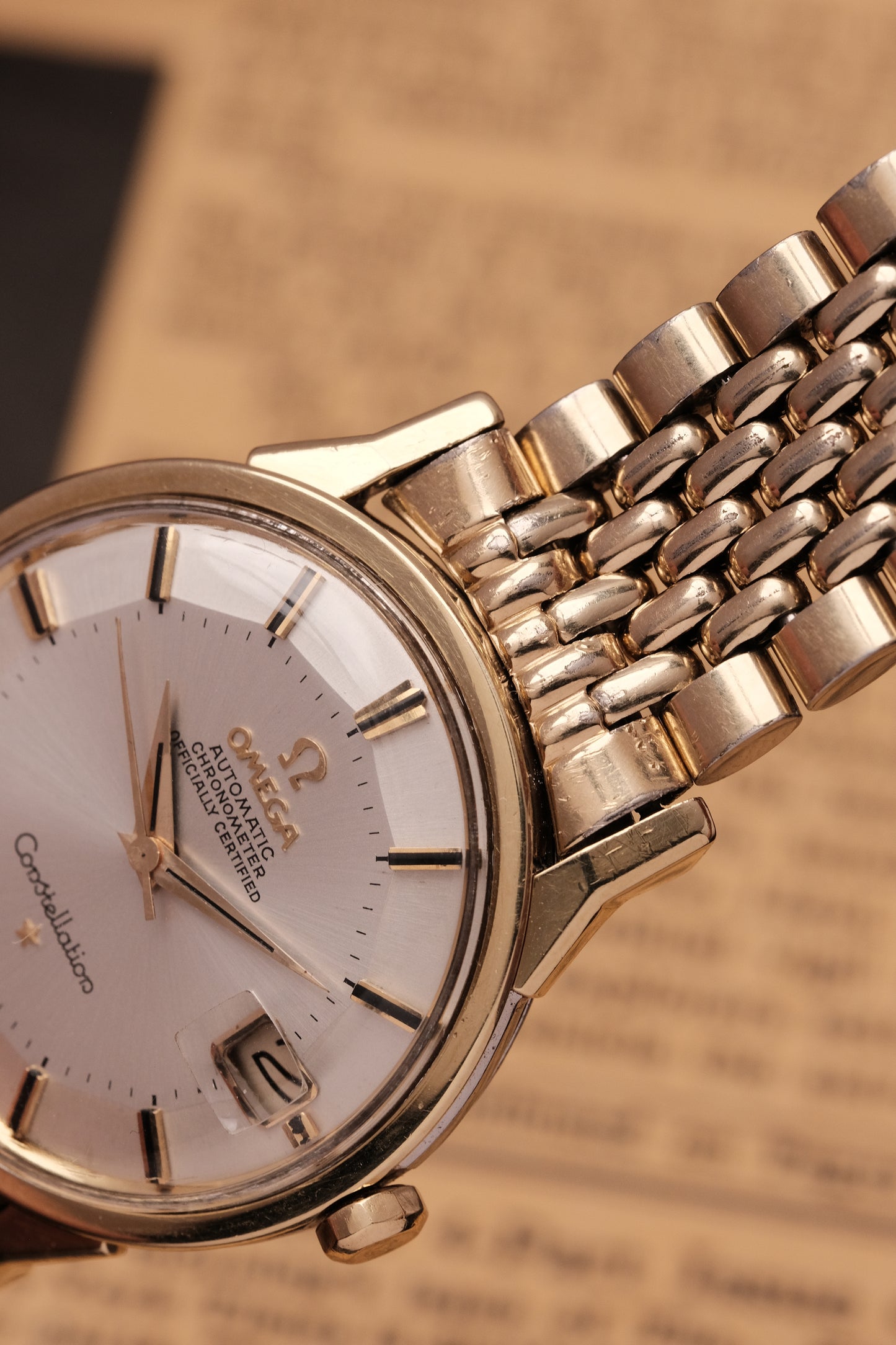 1962 OMEGA CONSTELLATION PIE PAN DOG LEG GOLD AUTOMATIC CHRONOMETER REF. 168.005