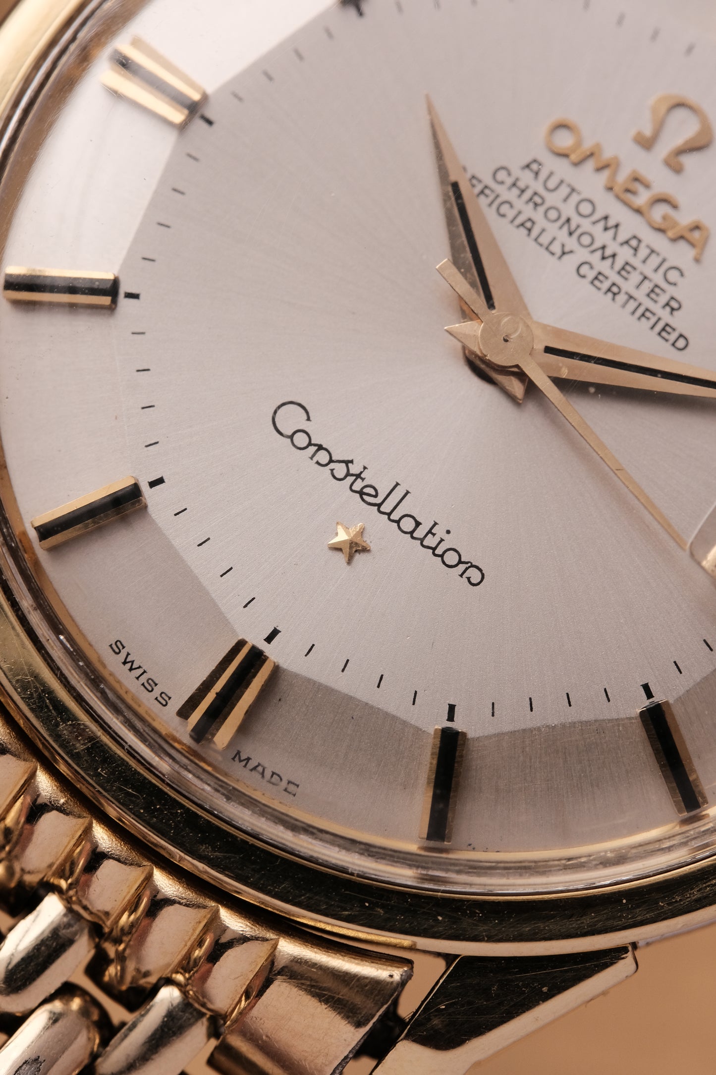 1962 OMEGA CONSTELLATION PIE PAN DOG LEG GOLD AUTOMATIC CHRONOMETER REF. 168.005