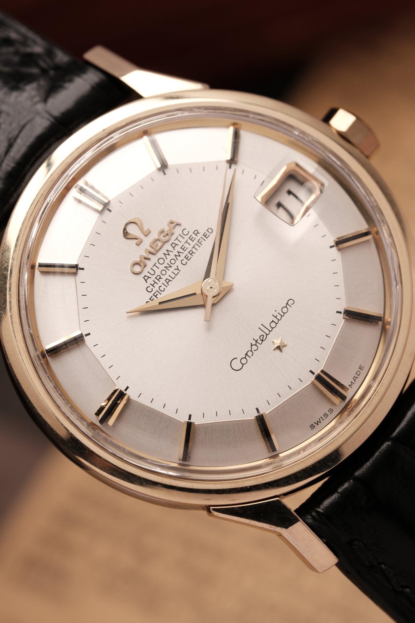 1959 OMEGA CONSTELLATION PIE PAN DOG LEG White Dial AUTOMATIC CHRONOMETER REF. 168.005 ( Black Strap)