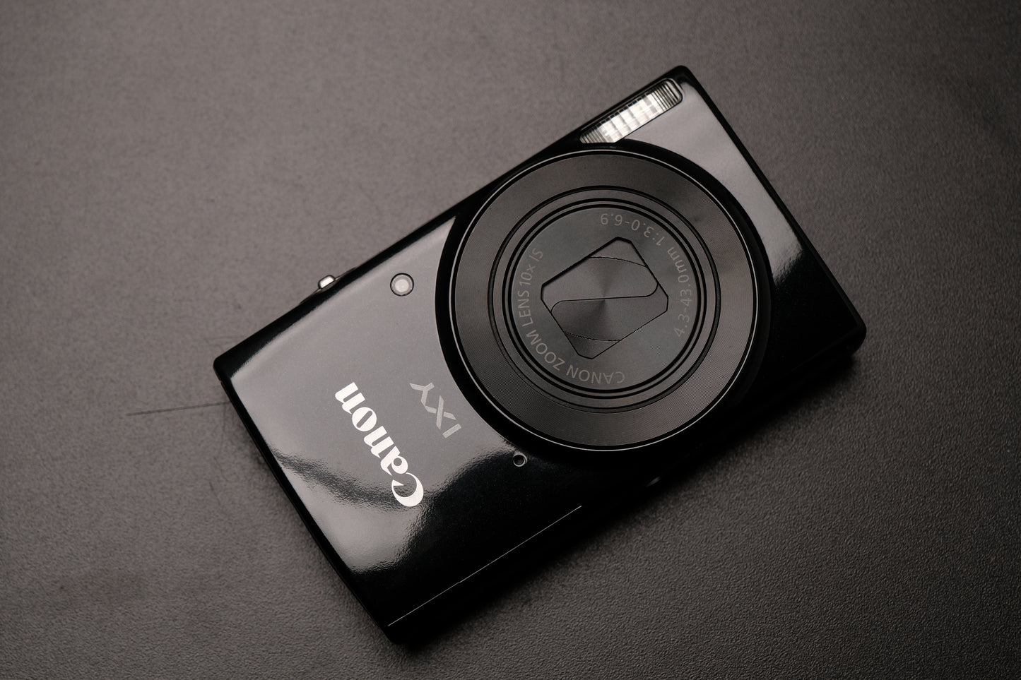 Canon Powershot CCD IXY 190 Digital Camera - Like New