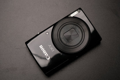 Canon Powershot CCD IXY 190 Digital Camera - Like New