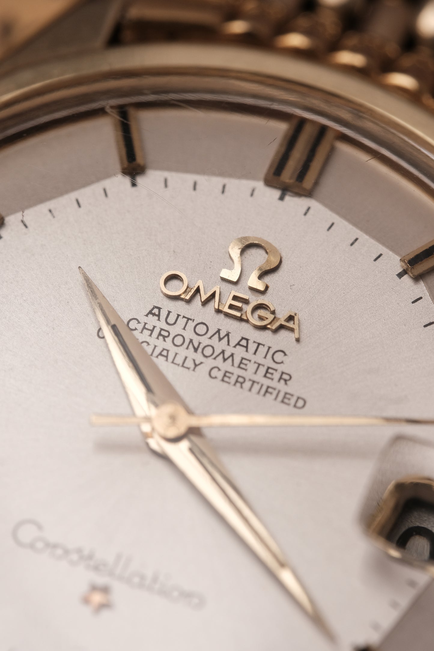 OMEGA CONSTELLATION PIE PAN DOG LEG GOLD AUTOMATIC CHRONOMETER REF. 168.005