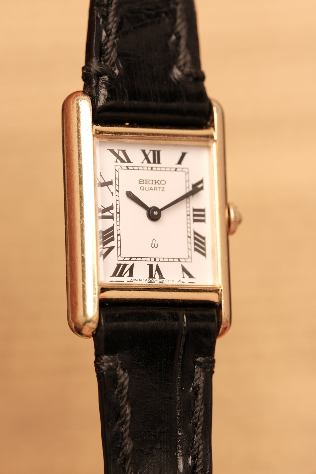 Vintage Japanese Classic Mini Seiko Tank 1400-0400 White Dial Roman numerals (17x25mm)