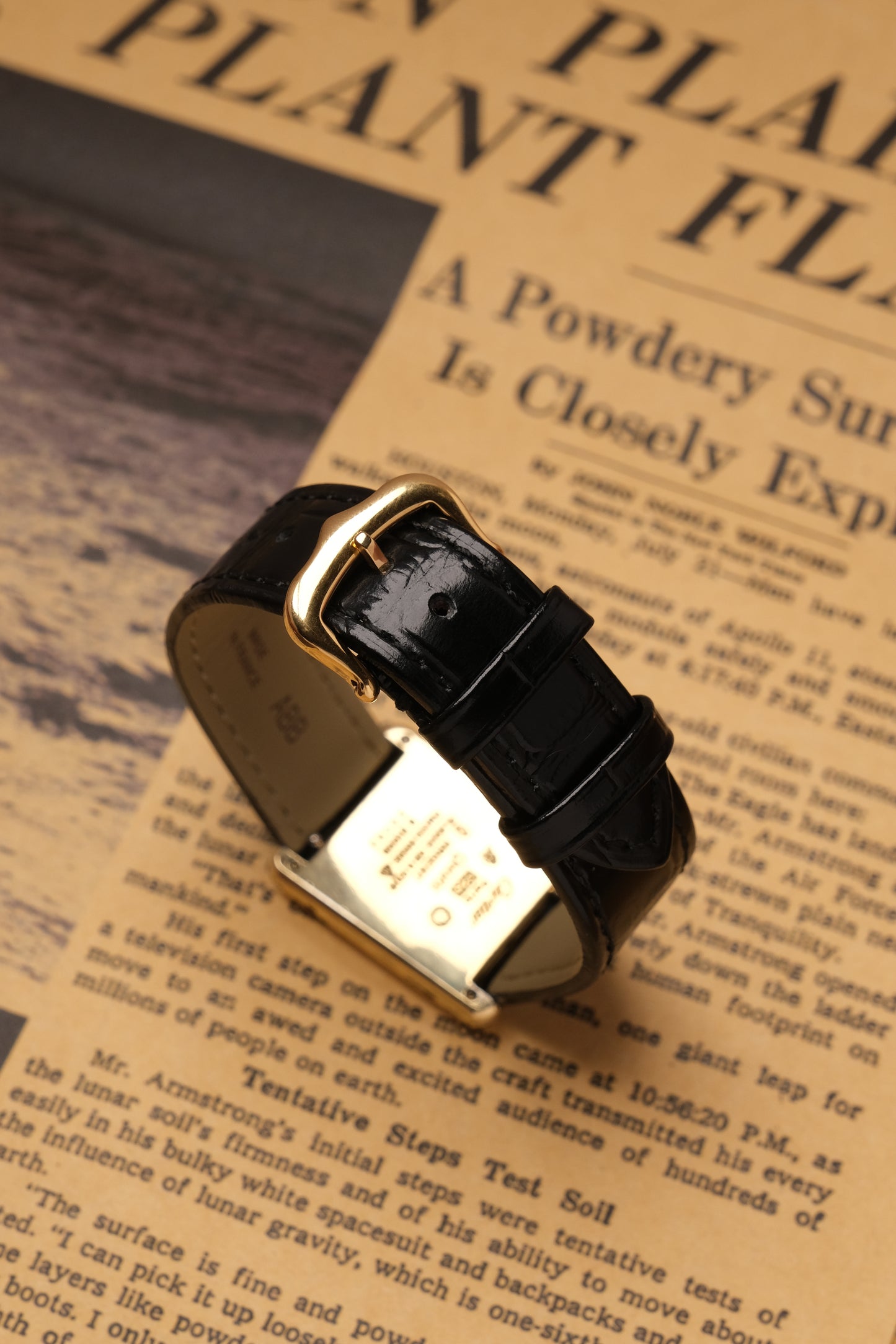 CARTIER MUST DE CARTIER TANK VERMEIL "TRINITY" DIAL REF. 681006