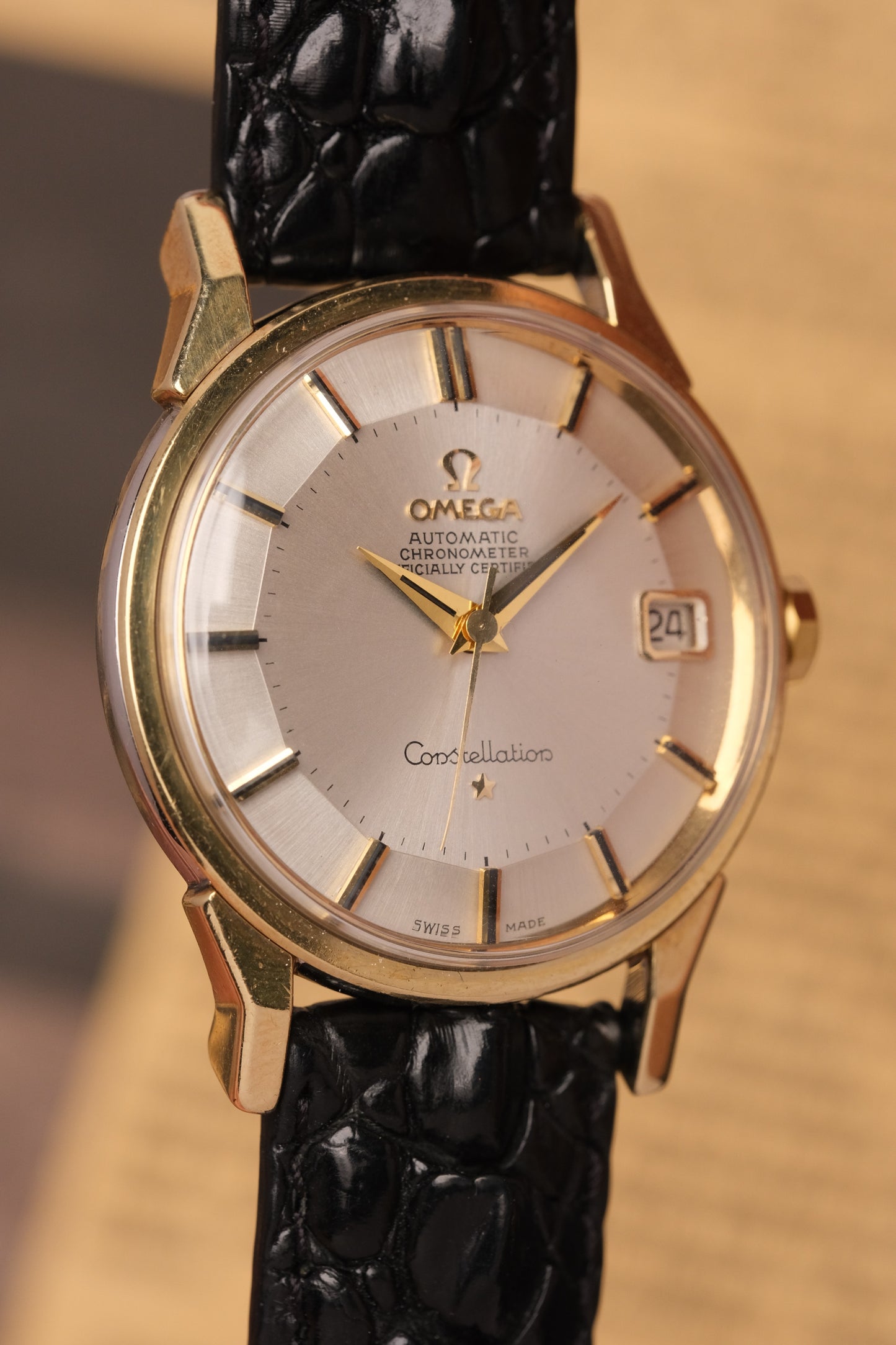 1963 OMEGA CONSTELLATION PIE PAN DOG LEG White Dial AUTOMATIC CHRONOMETER REF. 168.005