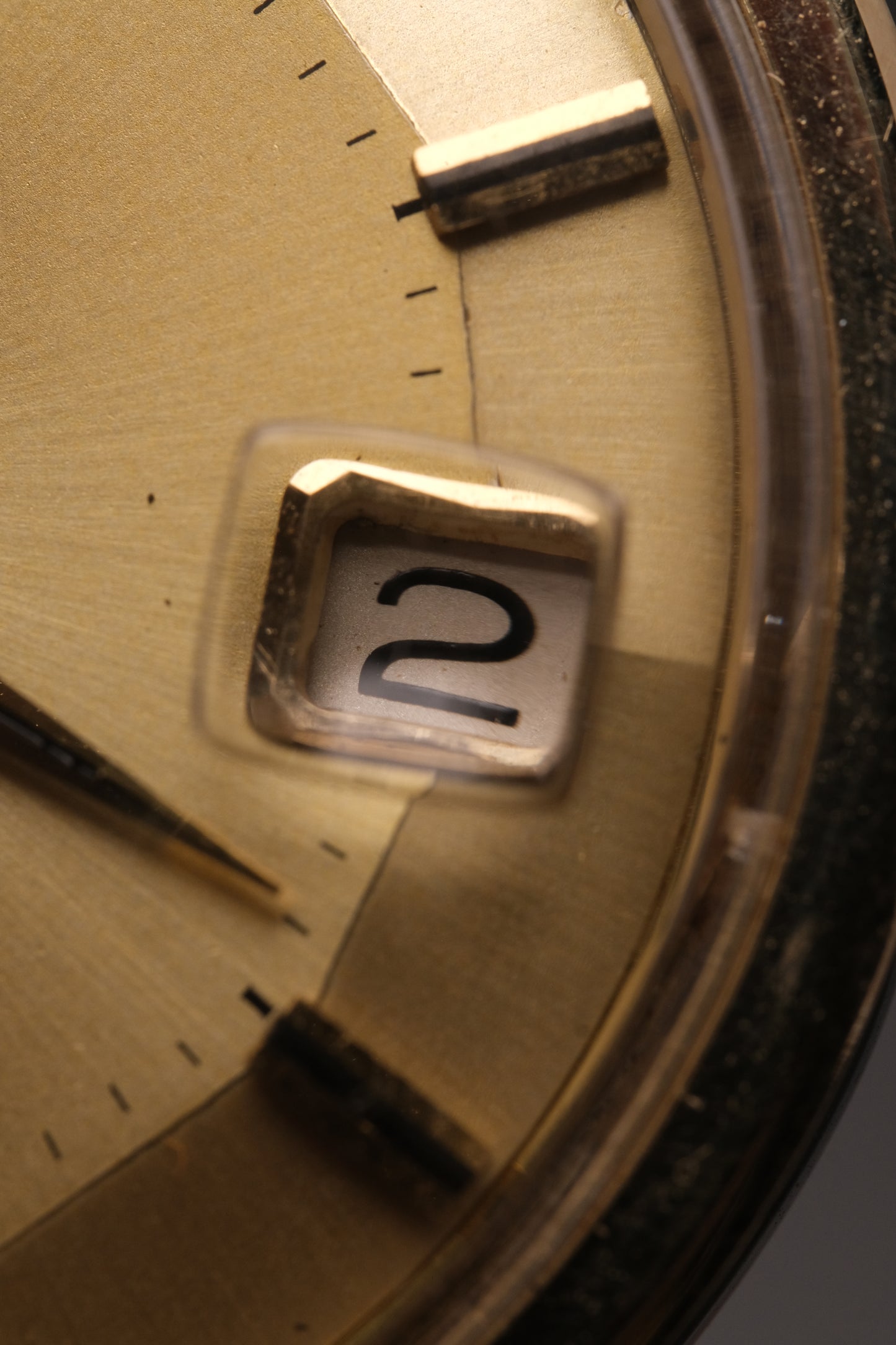 OMEGA CONSTELLATION PIE PAN DOG LEG GOLD AUTOMATIC CHRONOMETER REF. 168.005