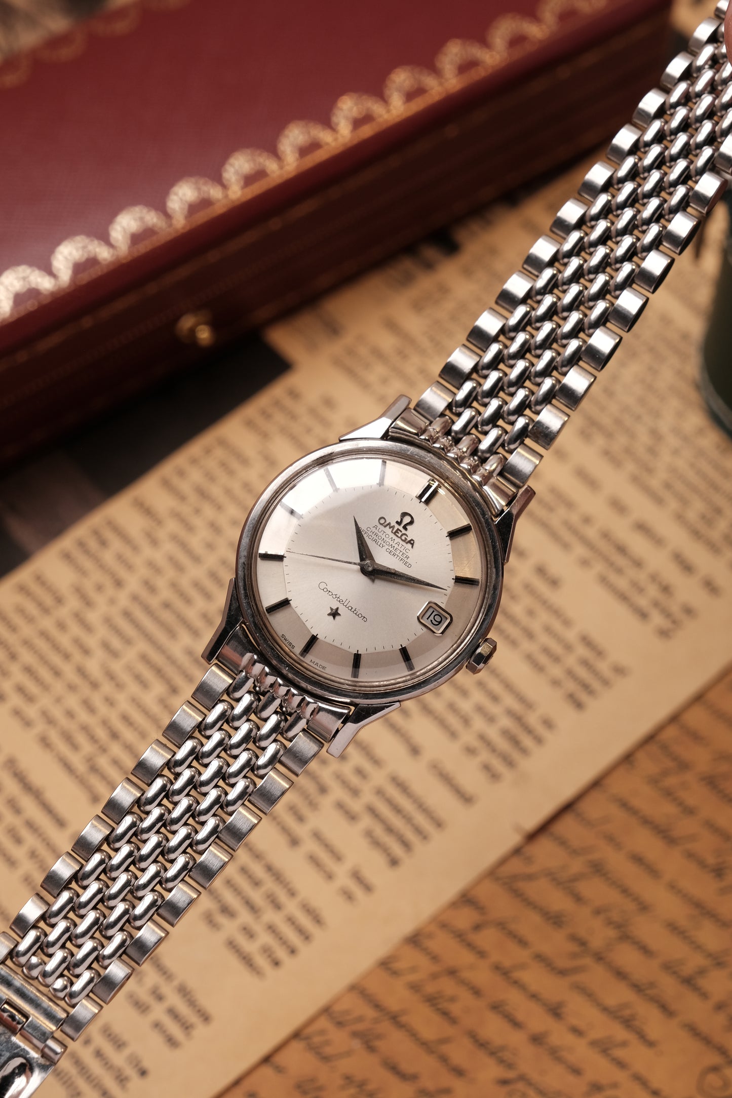 OMEGA CONSTELLATION PIE PAN DOG LEG AUTOMATIC CHRONOMETER REF. 168.005