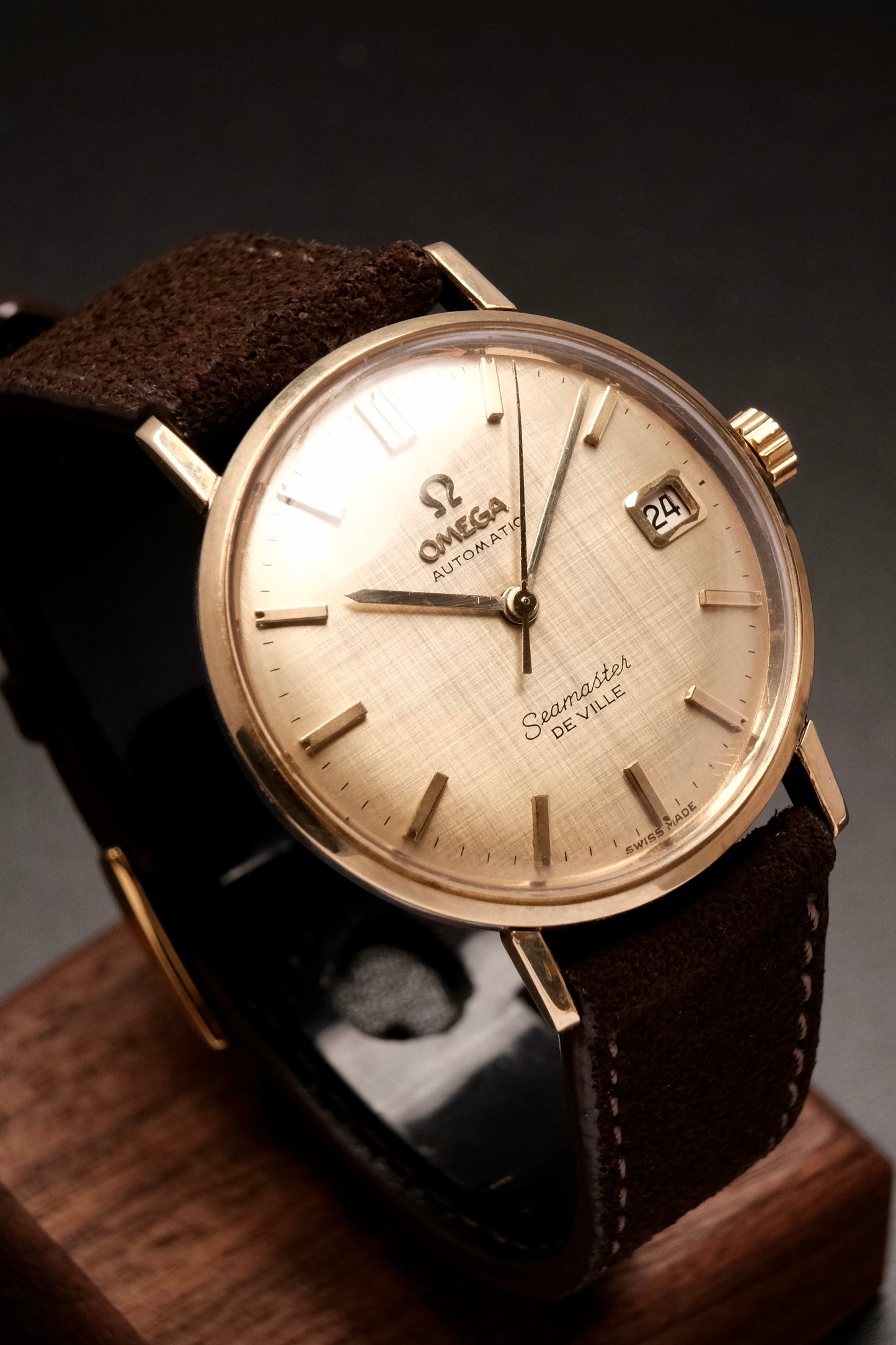 1964 Omega Seamaster De Villé Automatic Gold Linen Dial 14700