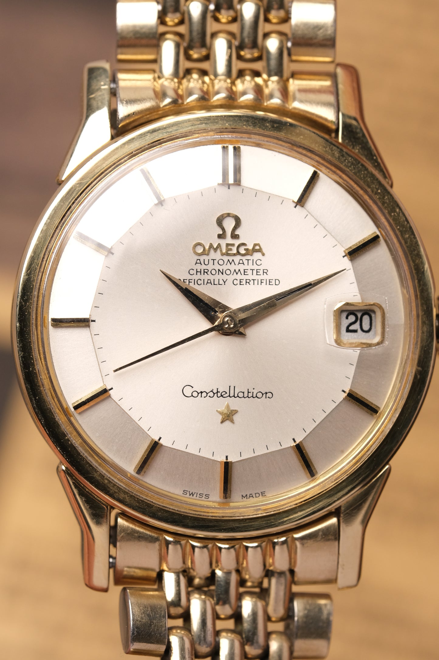 1968 OMEGA CONSTELLATION PIE PAN DOG LEG GOLD BRACELET  AUTOMATIC CHRONOMETER REF. 168.005