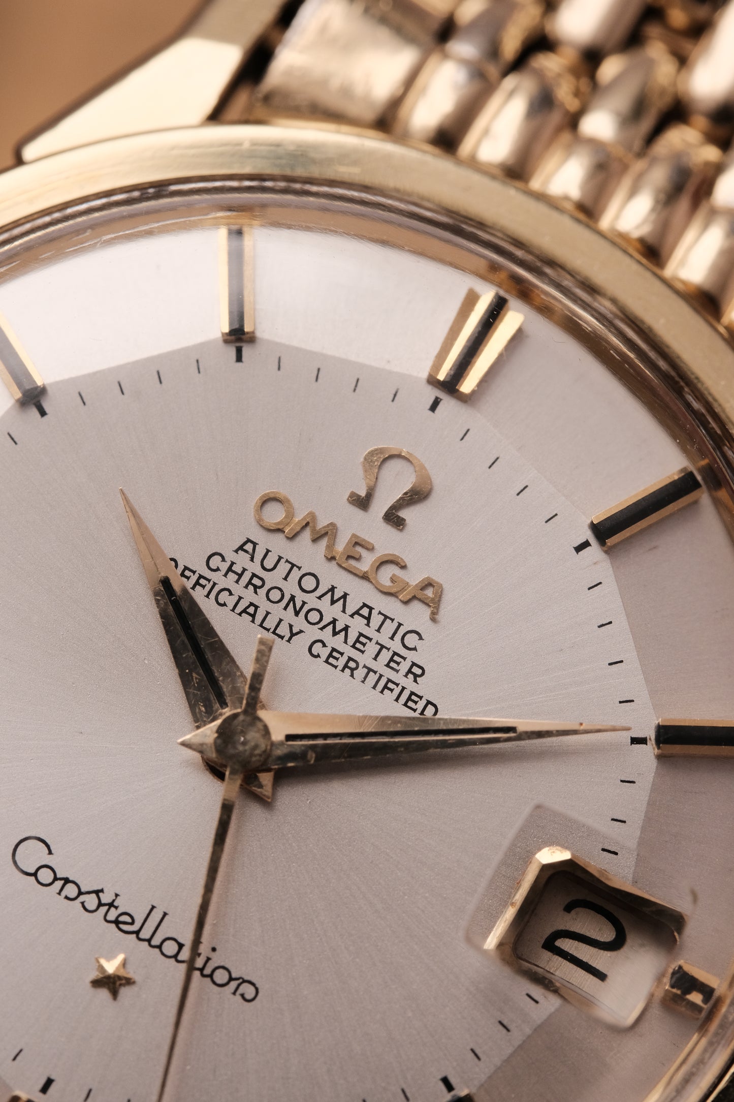 1962 OMEGA CONSTELLATION PIE PAN DOG LEG GOLD AUTOMATIC CHRONOMETER REF. 168.005