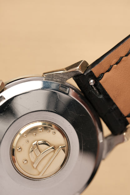 1966 OMEGA CONSTELLATION PIE PAN DOG LEG BLACK DIAL YELLOW GOLD AUTOMATIC CHRONOMETER REF. 168.005