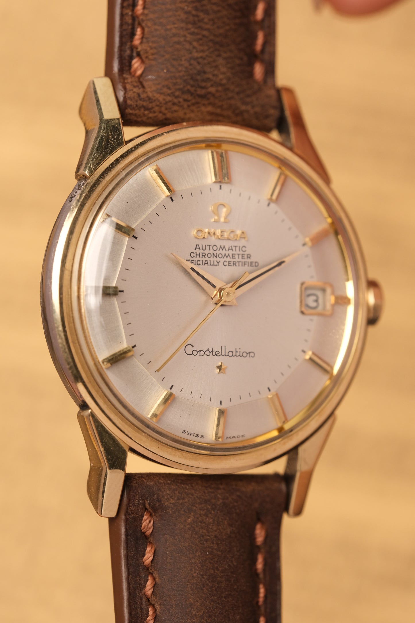1963 OMEGA CONSTELLATION PIE PAN DOG LEG White Dial AUTOMATIC CHRONOMETER REF. 168.005