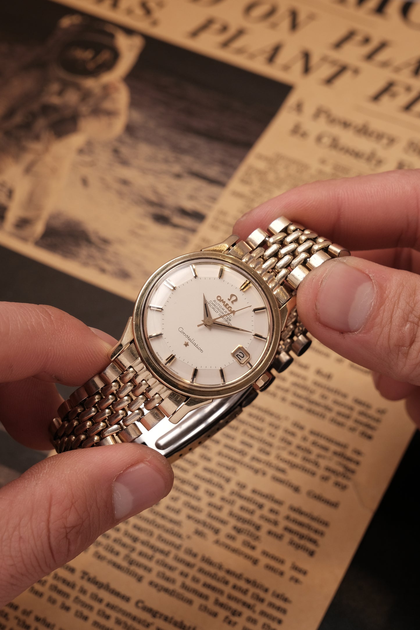 1963 OMEGA CONSTELLATION PIE PAN DOG LEG GOLD AUTOMATIC CHRONOMETER REF. 168.005