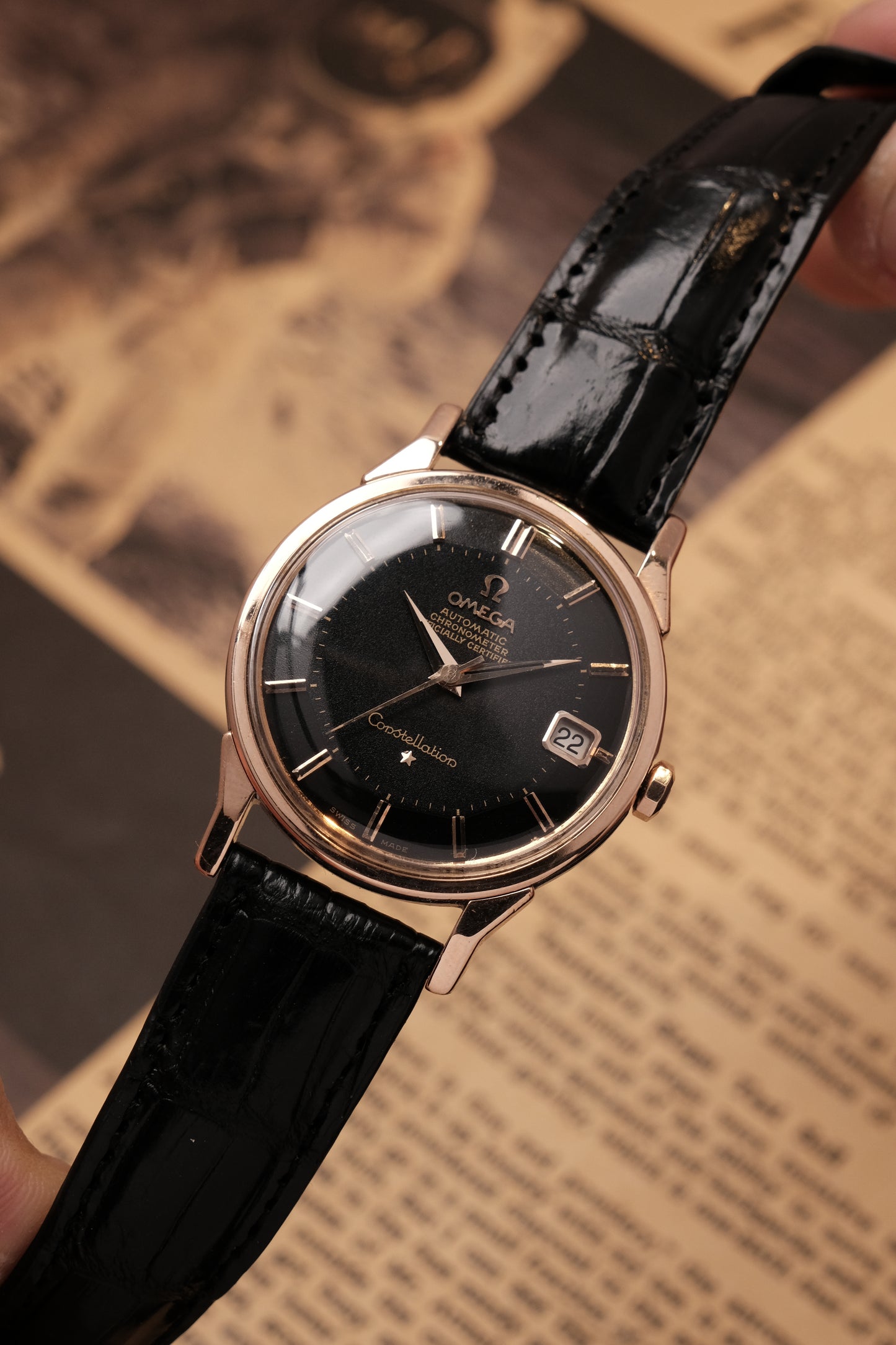 1963 OMEGA CONSTELLATION PIE PAN DOG LEG Black Dial Rose Gold  AUTOMATIC CHRONOMETER REF. 168.005