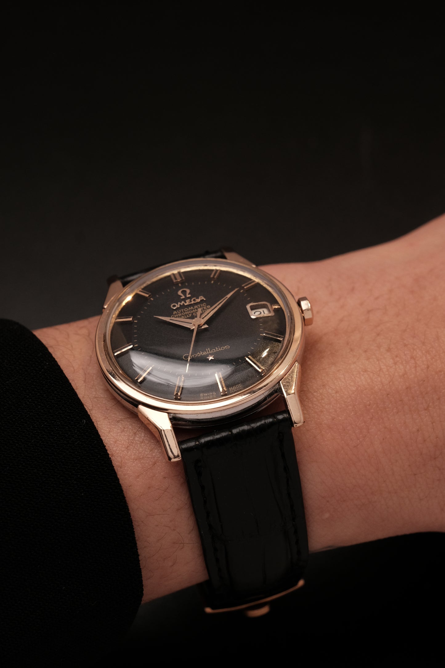 1963 OMEGA CONSTELLATION PIE PAN DOG LEG Black Dial Rose Gold  AUTOMATIC CHRONOMETER REF. 168.005