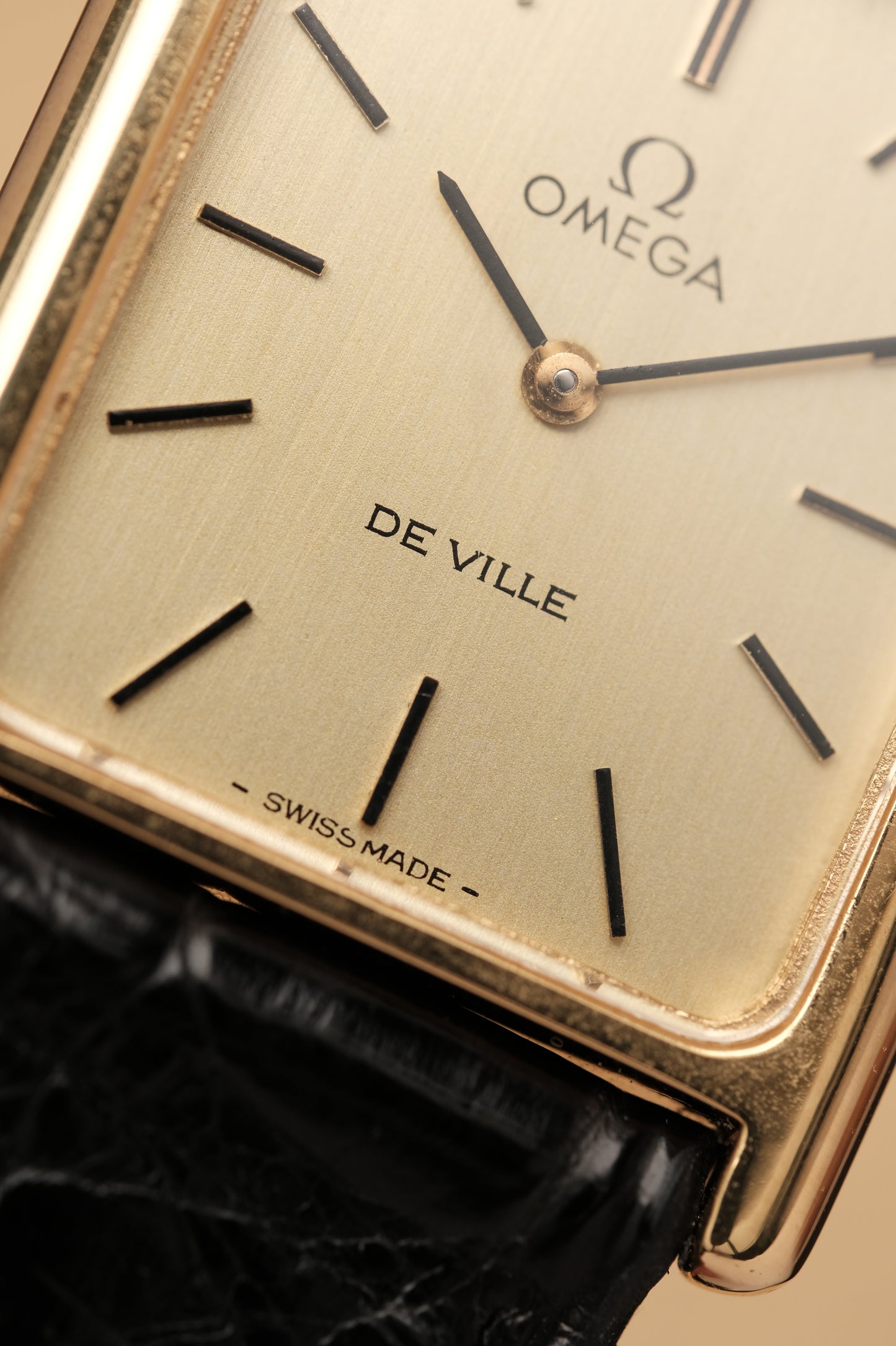 Vintage Tank OMEGA DE VILLE (25x31mm) Manual Winding REF. 511.0404 + BOX