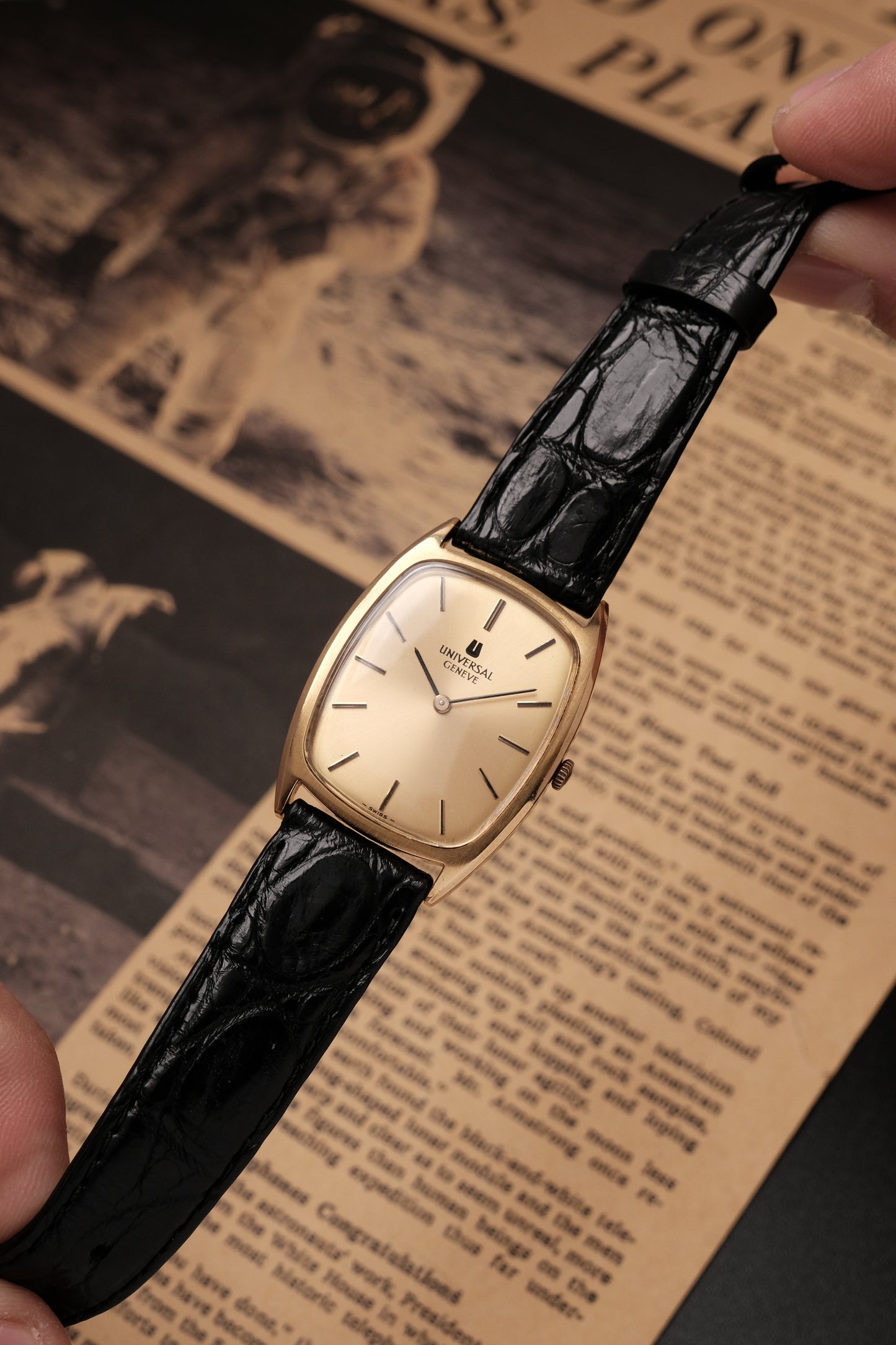 70s Manual Wind Universal GENÈVE GP Ellipse