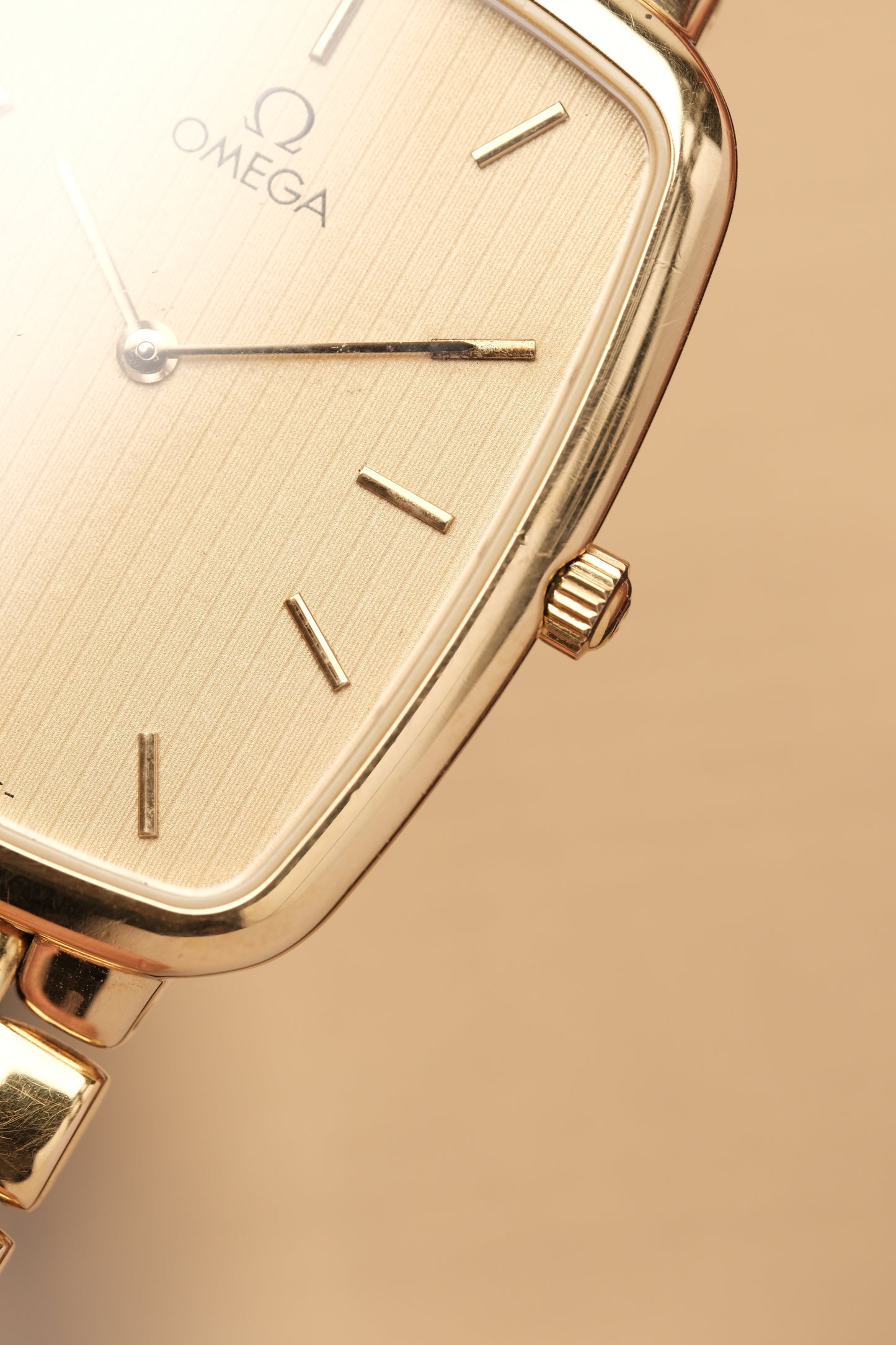 Omega De Ville Ref. 395.0876.2 Cal.1378 Ultra Thin Gold Quartz Integrated Bracelet