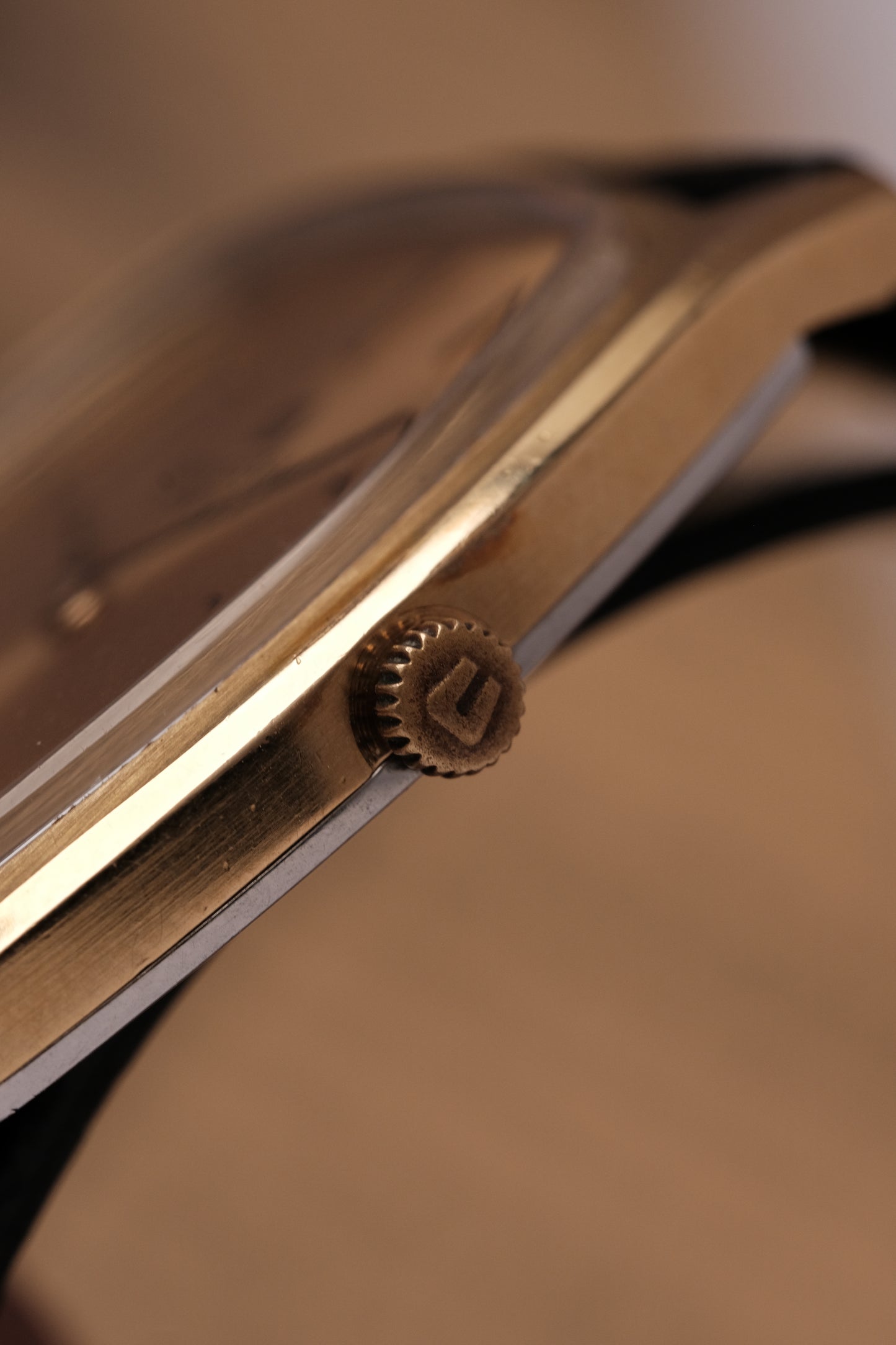 70s Manual Wind Universal GENÈVE GP Ellipse