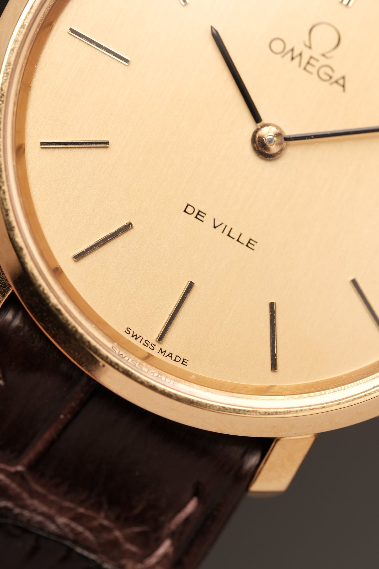1970's OMEGA De Ville 111.0107 Cal.625 Gold Manual Winding Vintage