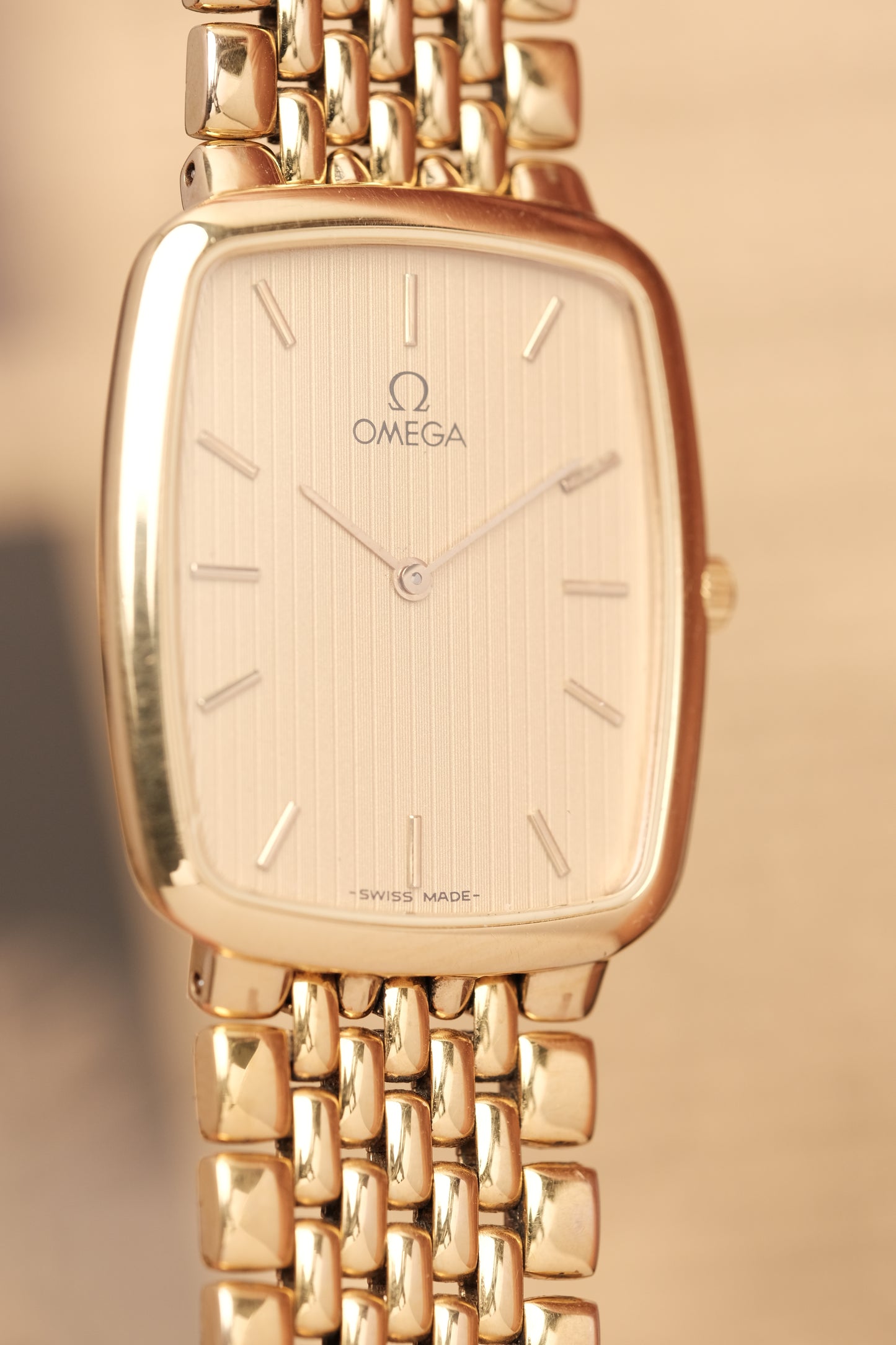 Omega De Ville Ref. 395.0876.2 Cal.1378 Ultra Thin Gold Quartz Integrated Bracelet