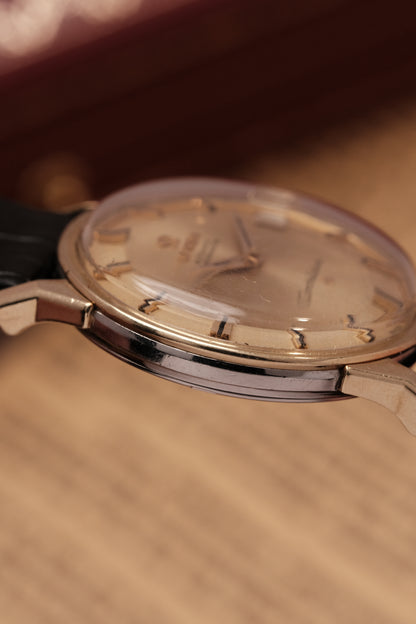 1962 OMEGA CONSTELLATION PIE PAN Champagne Dial CHRONOMETER REF 14902-62 or 168.005
