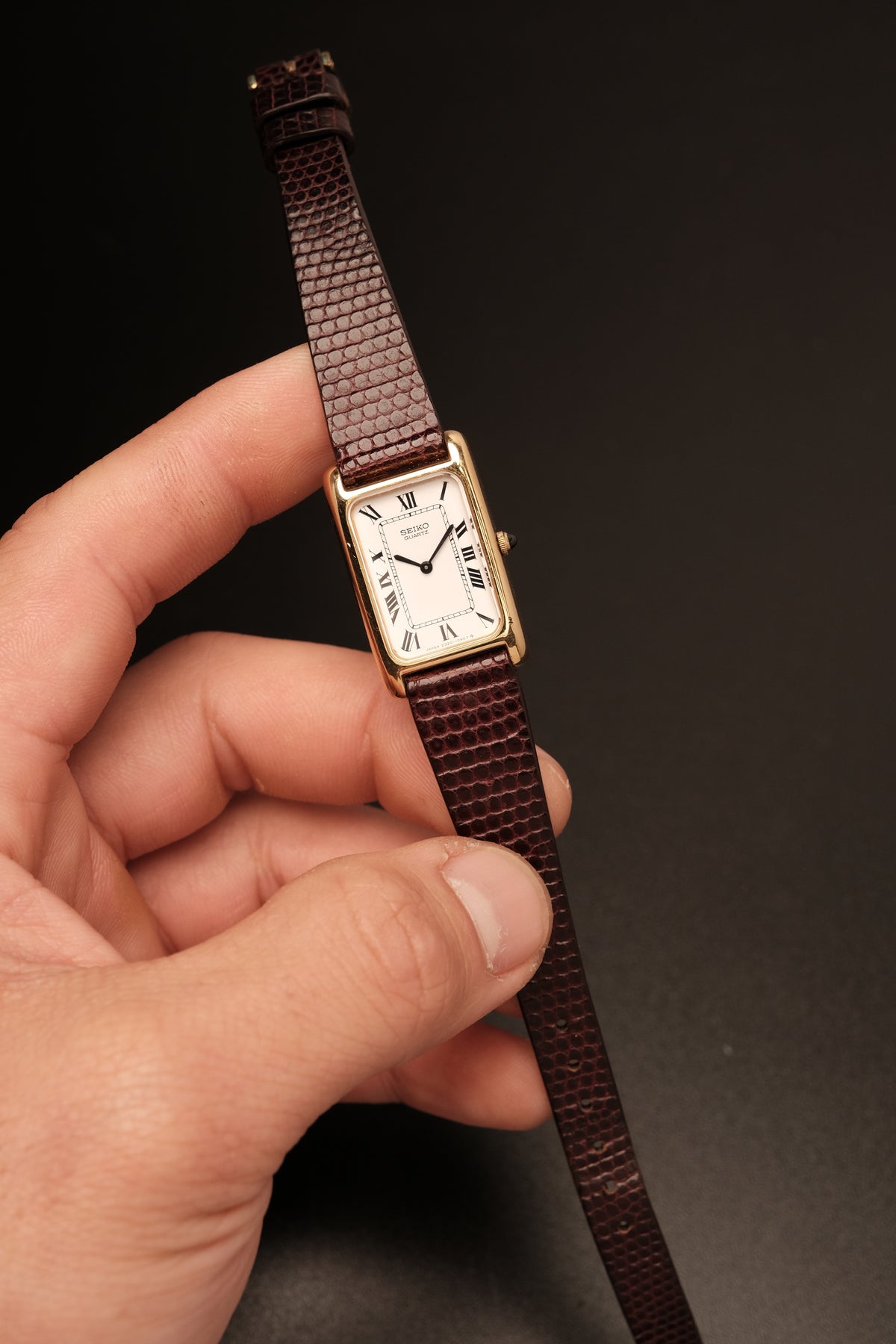 1981 Vintage Japan Mini Seiko Tank 2320-5630 (19x30mm)