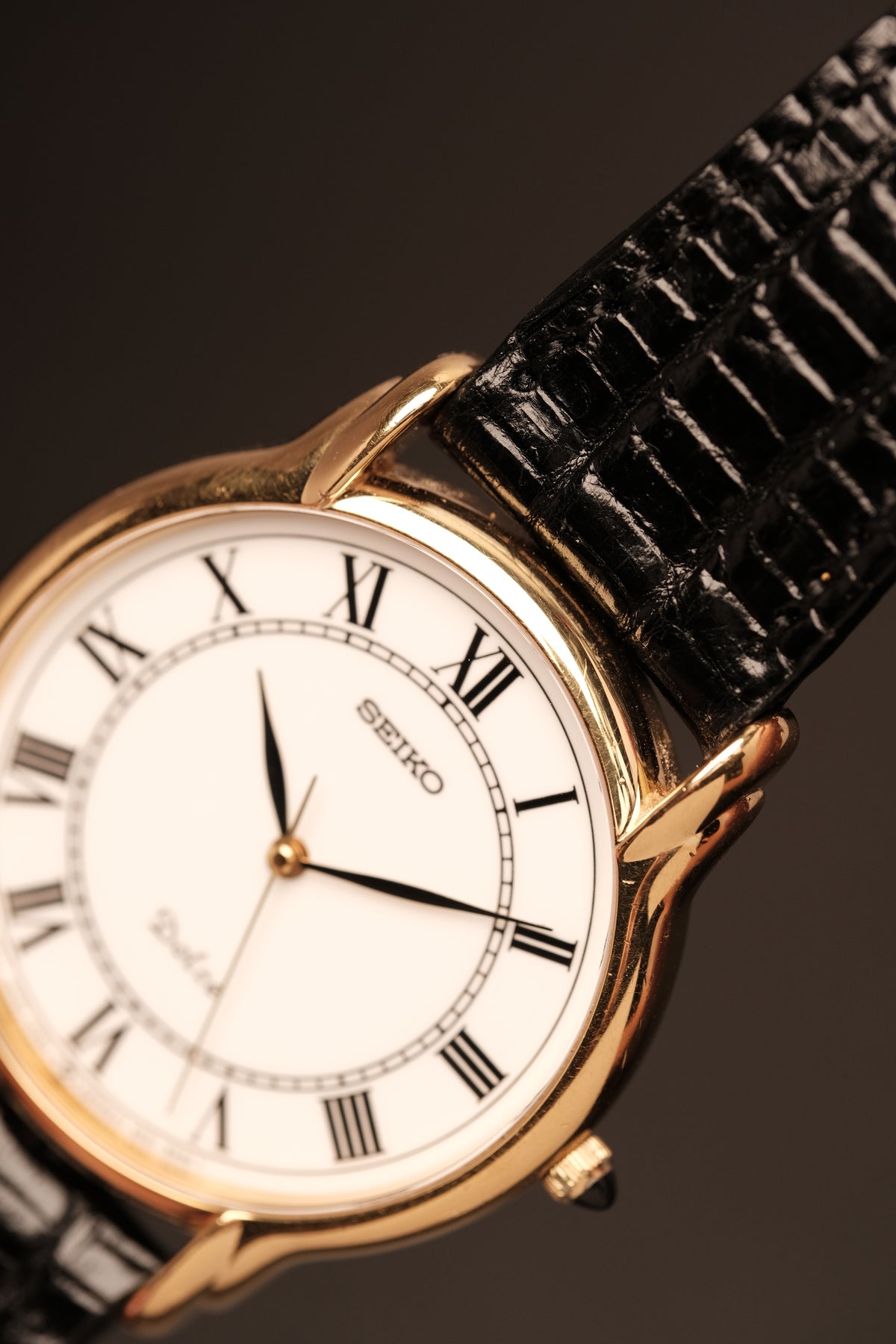 1989 Vintage  Seiko Dolce reference 5S21-8A00 Sweeping Hand 34MM
