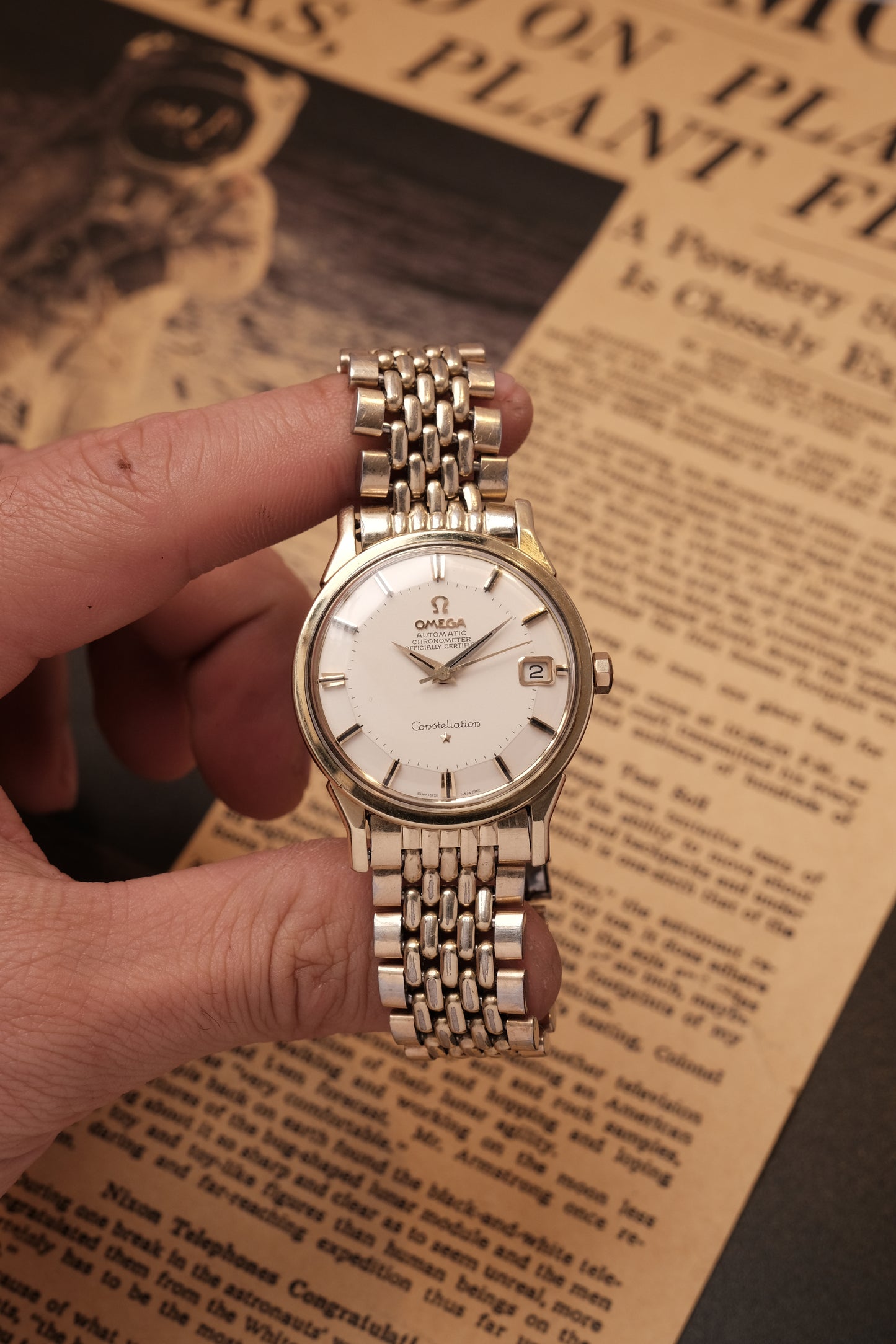 1963 OMEGA CONSTELLATION PIE PAN DOG LEG GOLD AUTOMATIC CHRONOMETER REF. 168.005