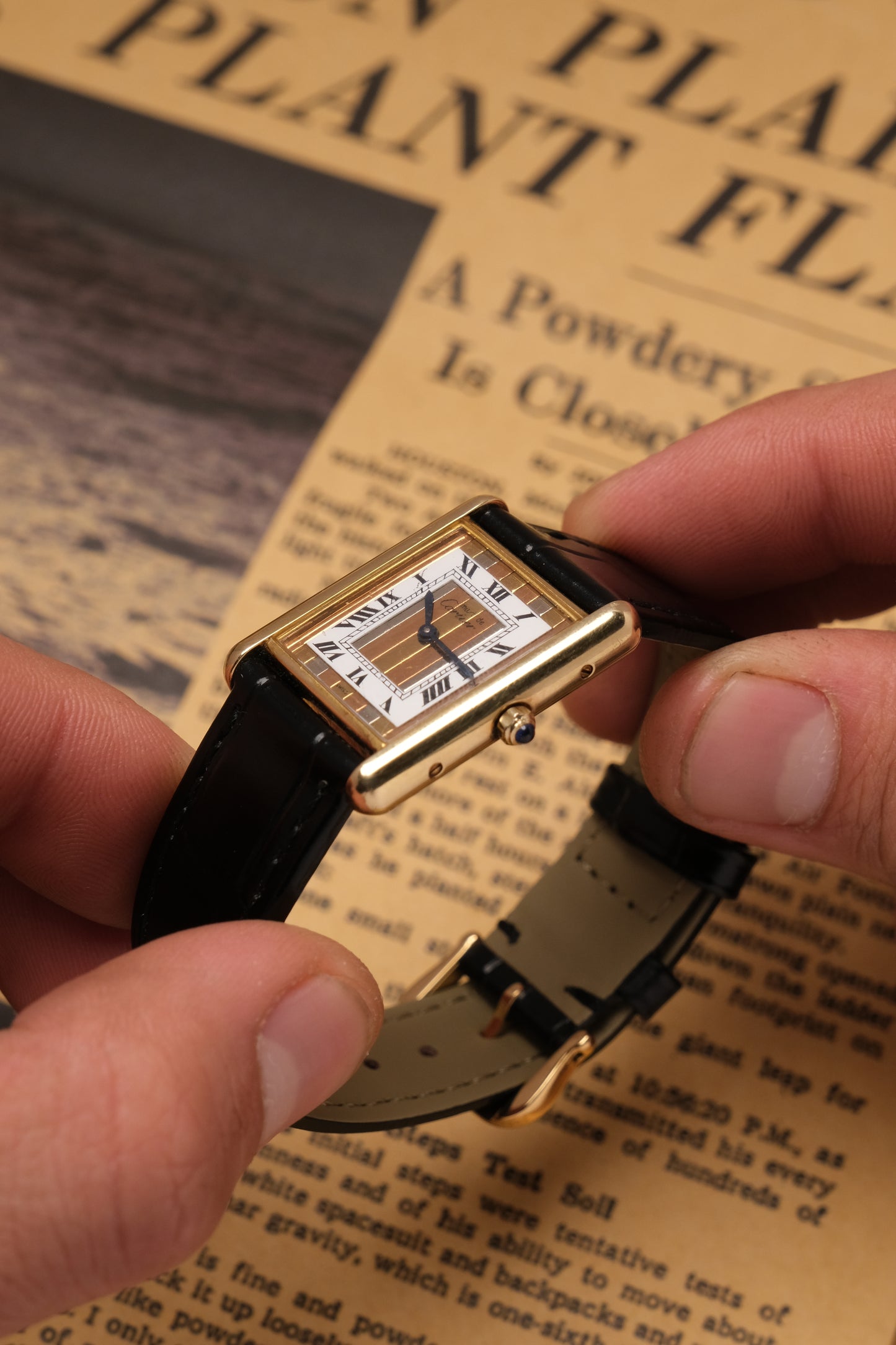CARTIER MUST DE CARTIER TANK VERMEIL "TRINITY" DIAL REF. 681006