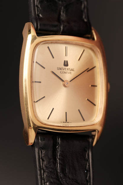 1960s Vintage Tank UNIVERSAL GENEVE Ref.542114 Cal 1-42